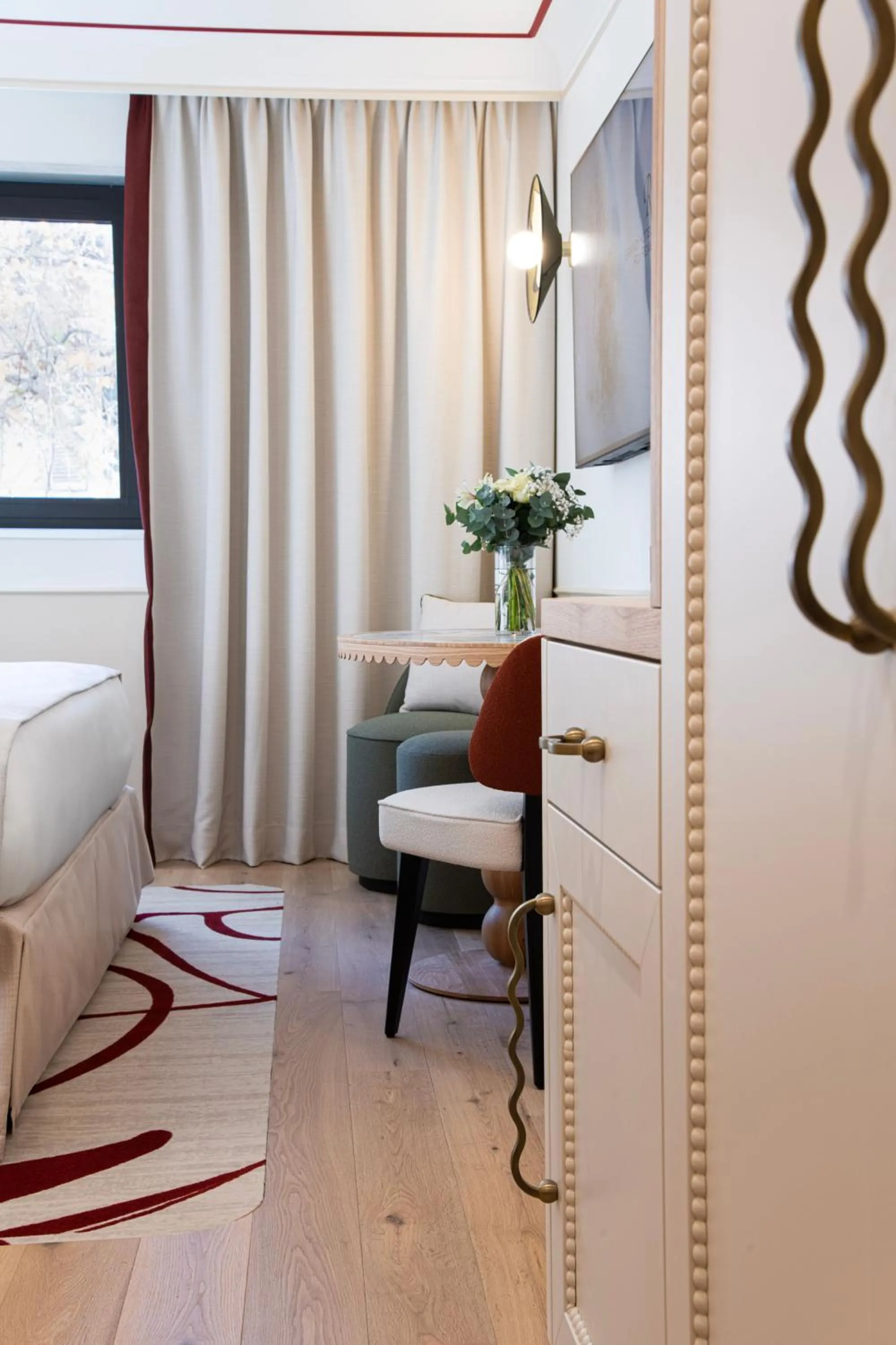 Seating area, Bed in Grand Hôtel Roi René Aix - MGallery Collection