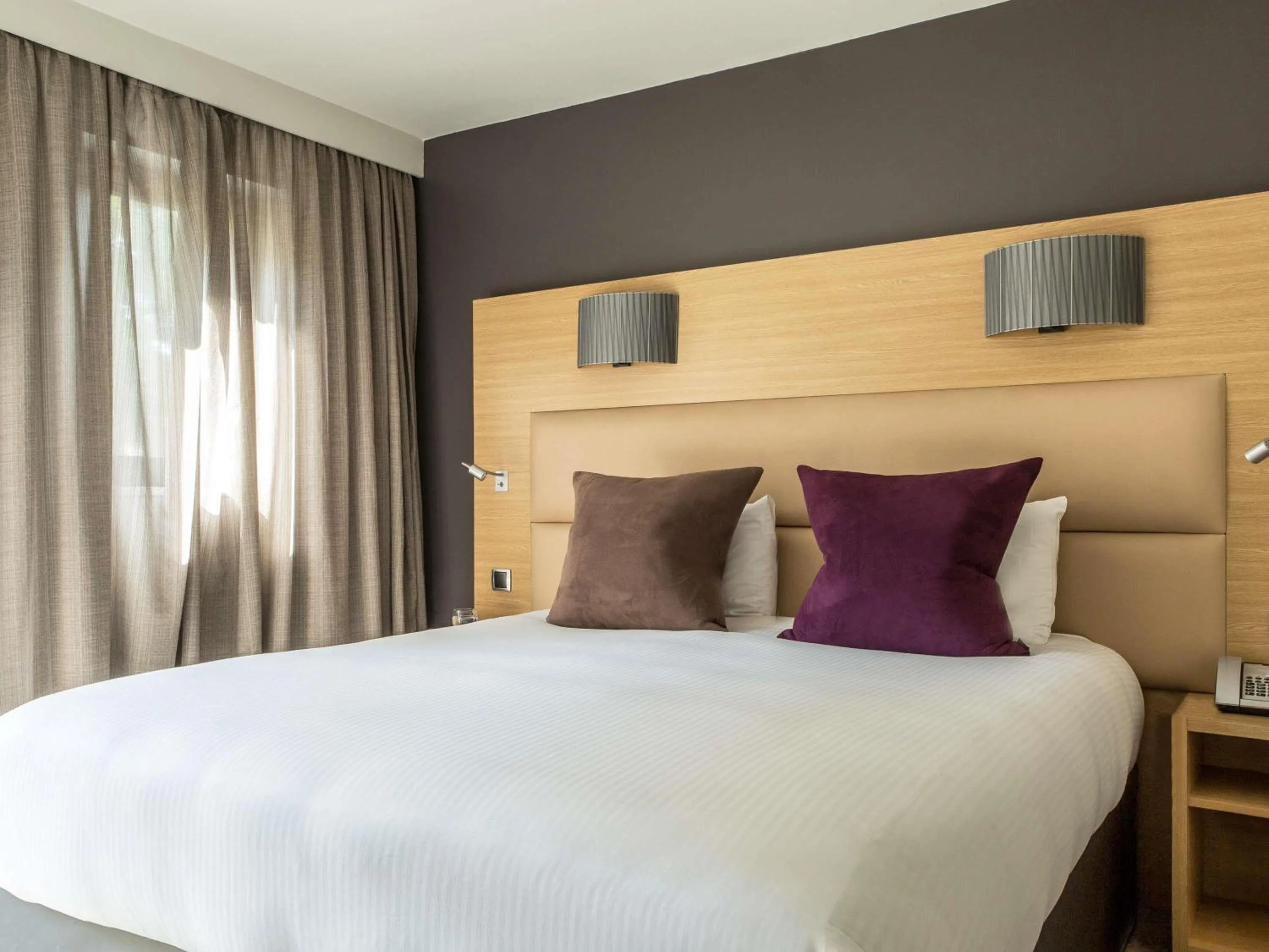 Bedroom, Bed in Grand Hôtel Roi René Aix - MGallery Collection