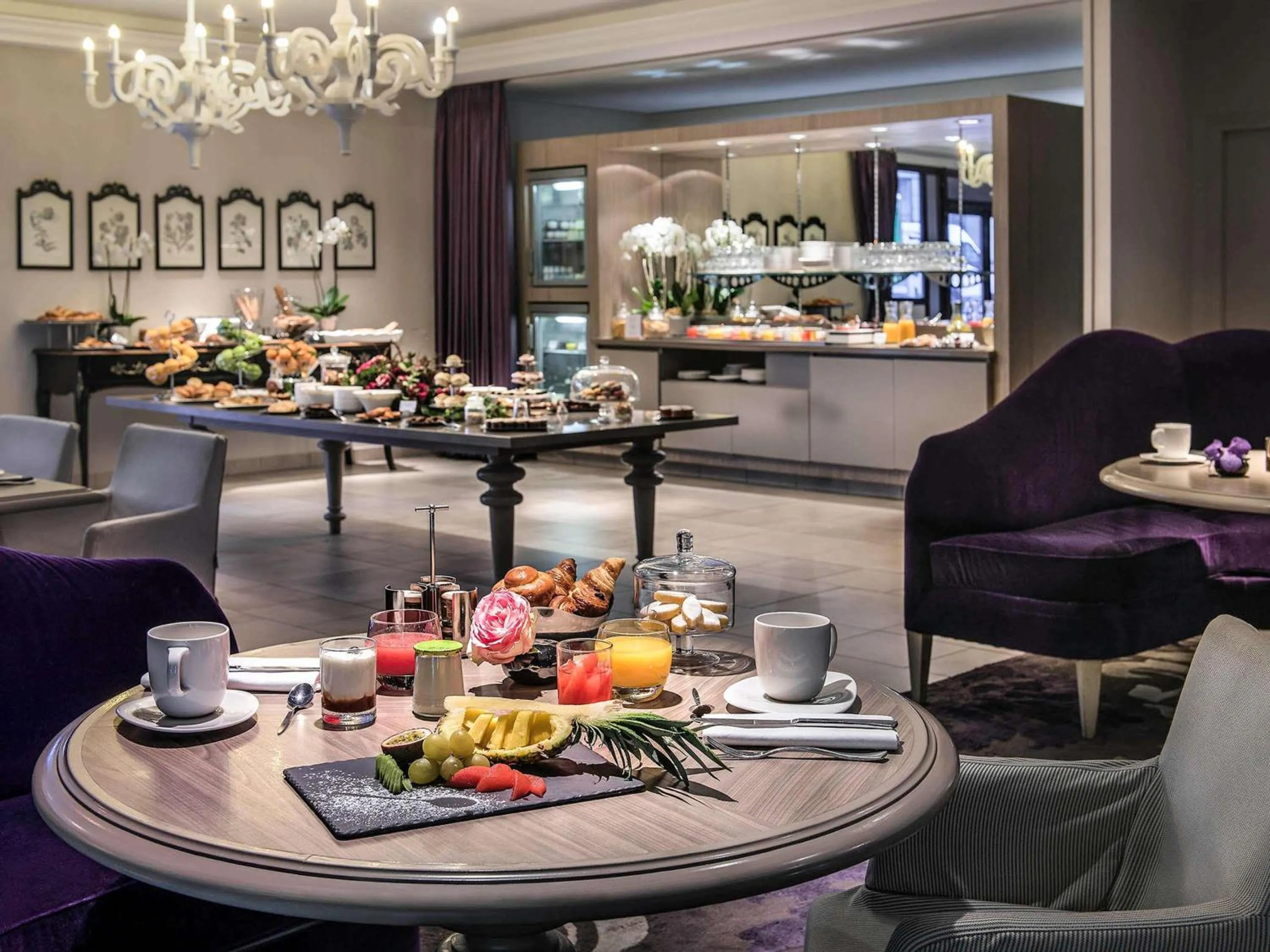 Breakfast in Grand Hôtel Roi René Aix - MGallery Collection