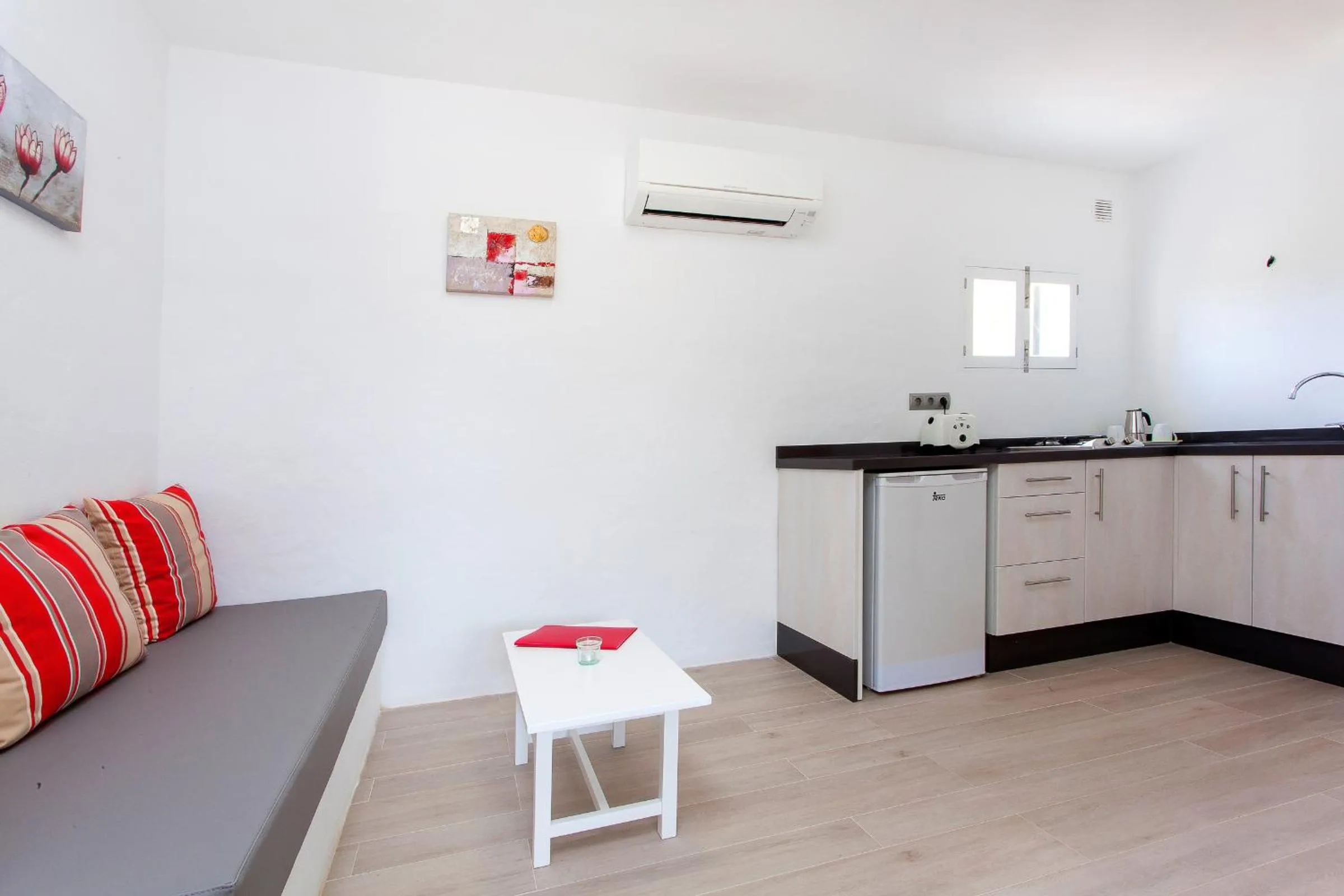 Kitchen or kitchenette in Bungalows Sa Sargantana