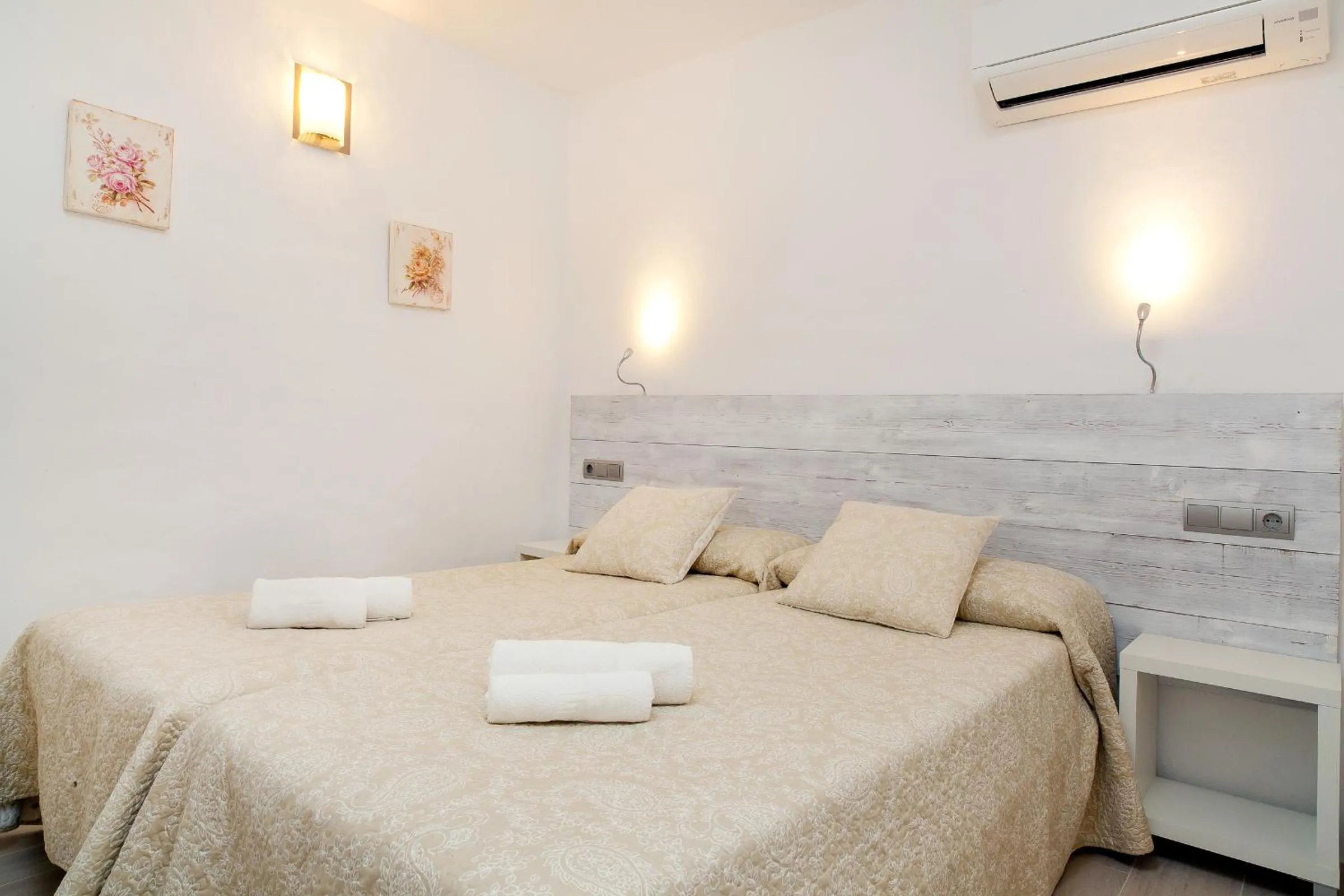 Bed in Bungalows Sa Sargantana