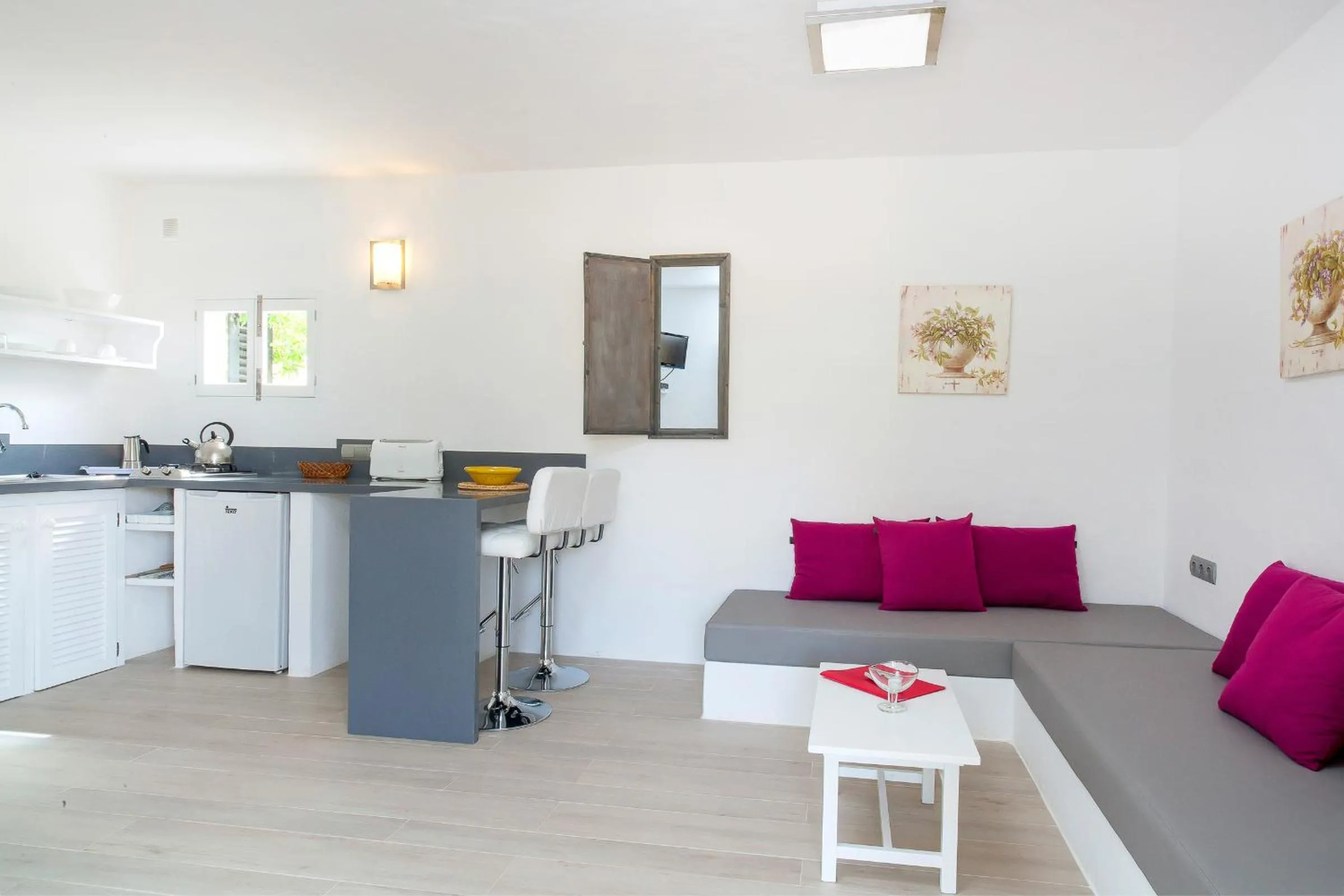 Kitchen or kitchenette in Bungalows Sa Sargantana