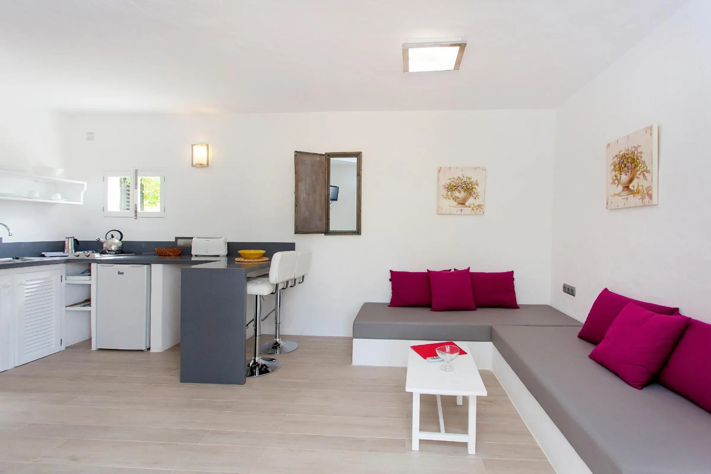 Kitchen or kitchenette in Bungalows Sa Sargantana