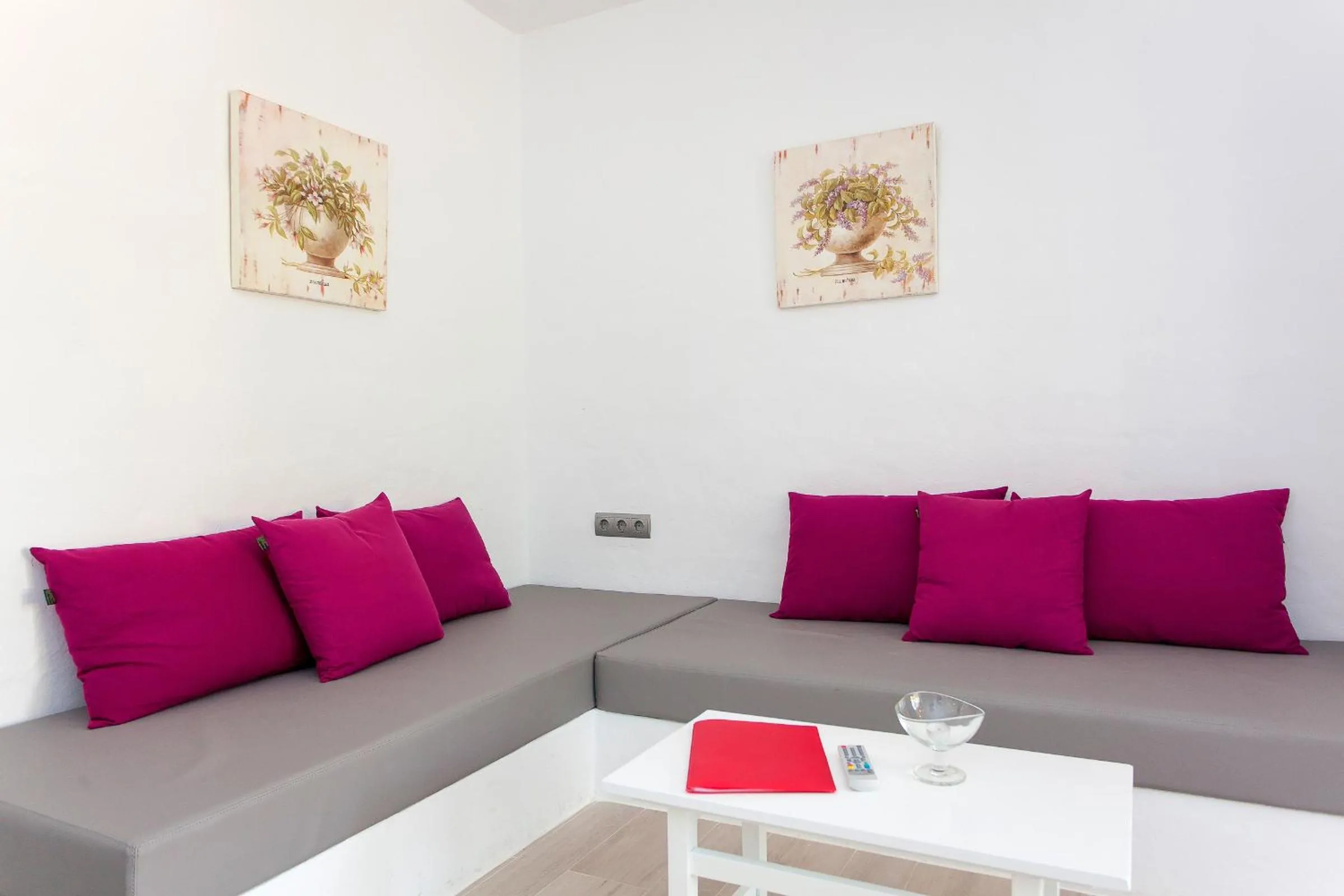 Seating area in Bungalows Sa Sargantana