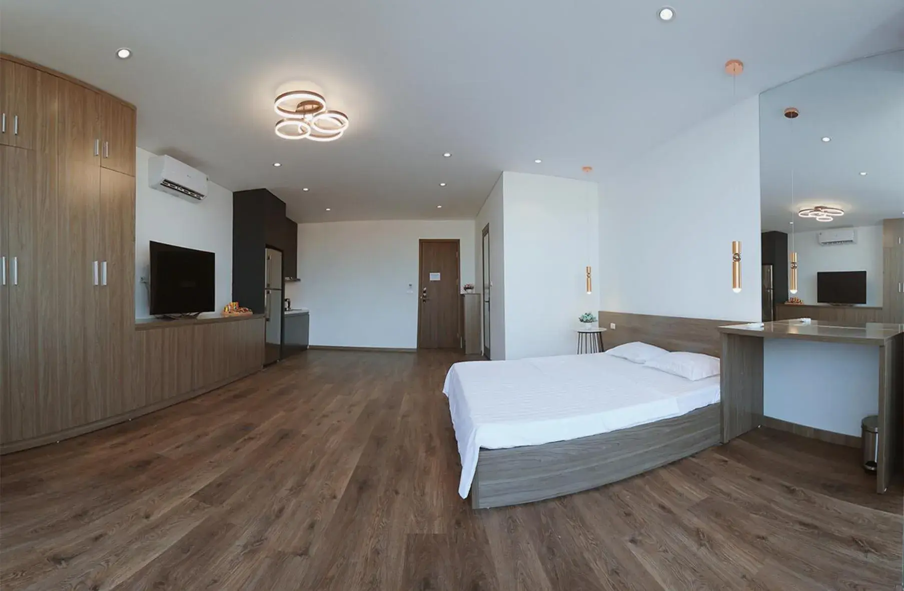 TV and multimedia, Bed in BH Riverside Hotel TV and multimedia, Bed in BH Riverside Hotel