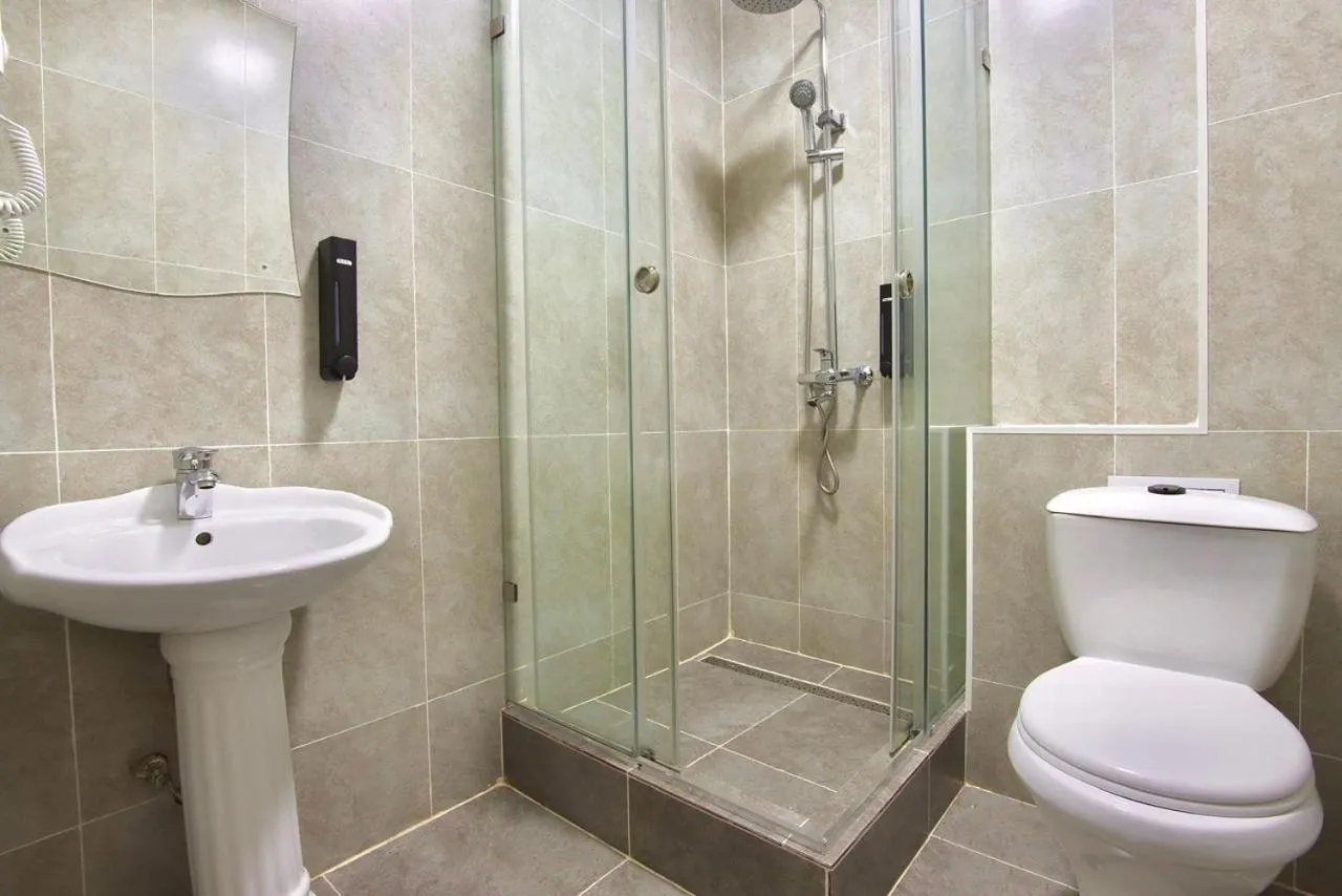 Shower in Altamira Hotel