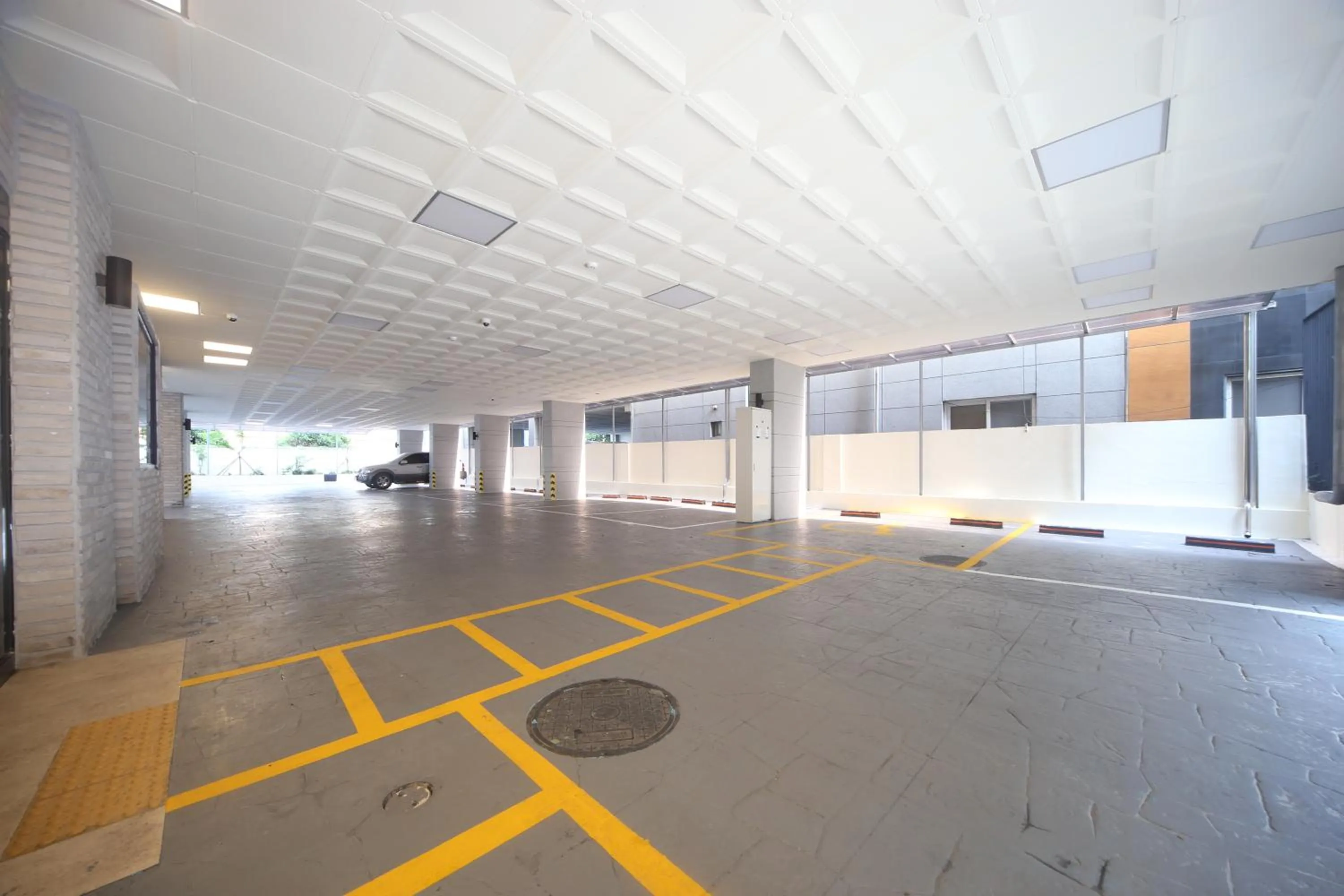 Parking in Beomil Brown Dot Hotel
