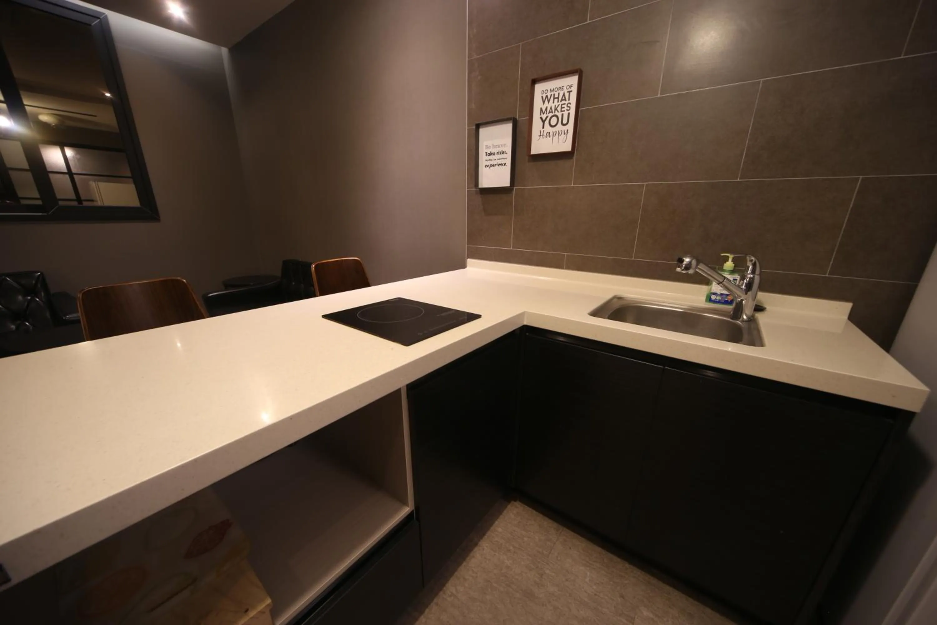 Kitchen or kitchenette in Beomil Brown Dot Hotel
