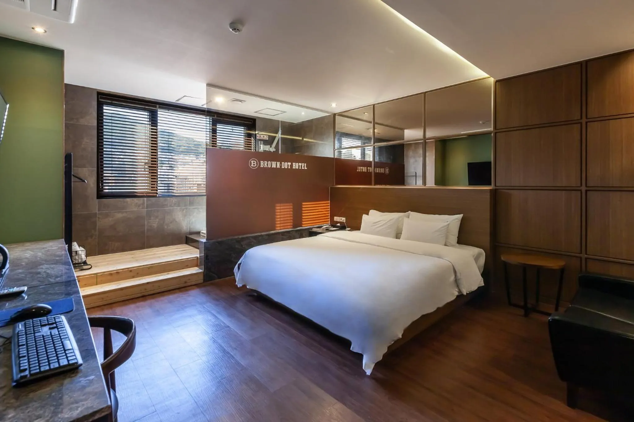 Photo of the whole room, Bed in Beomil Brown Dot Hotel