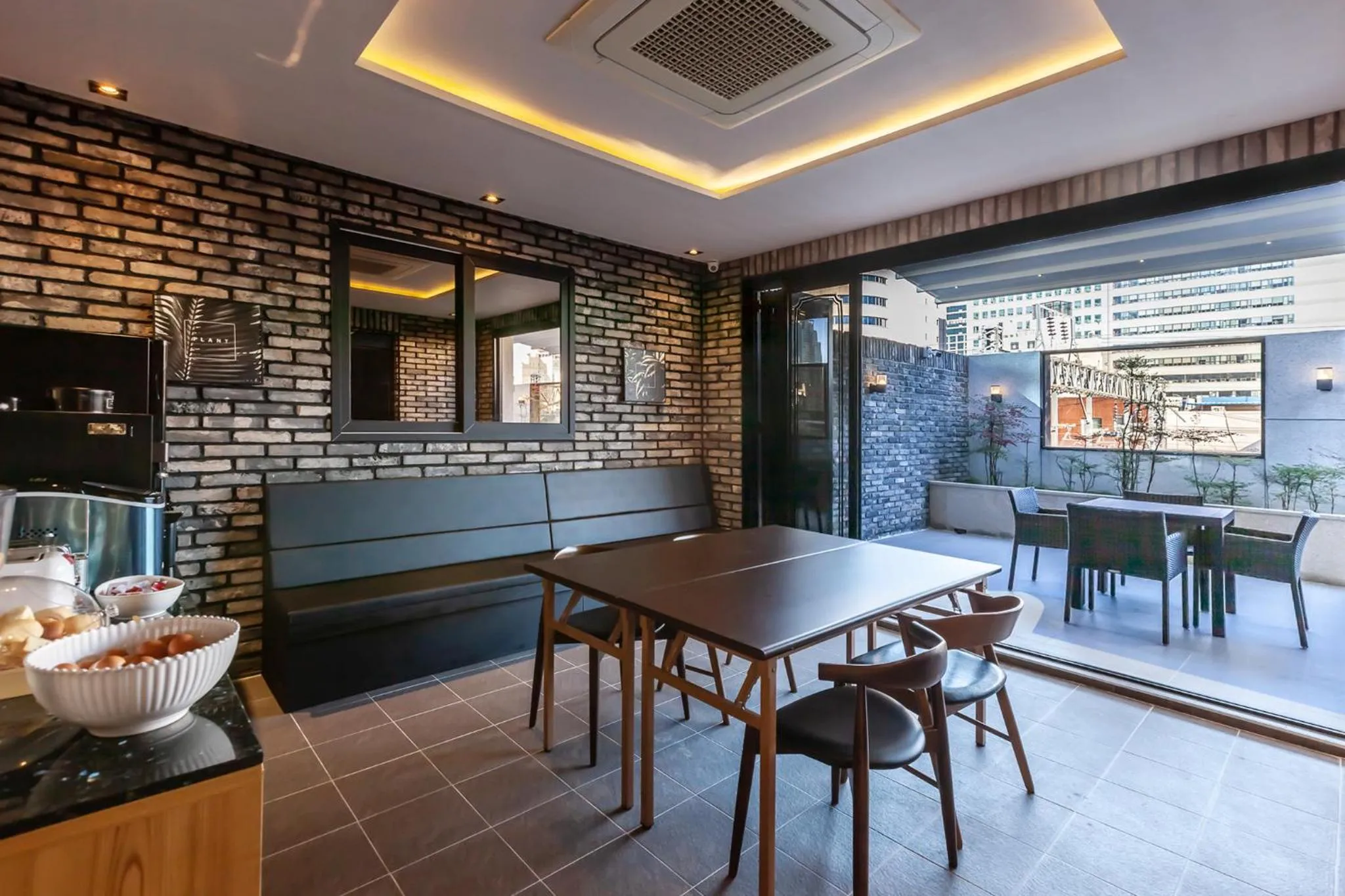 Lounge or bar in Beomil Brown Dot Hotel