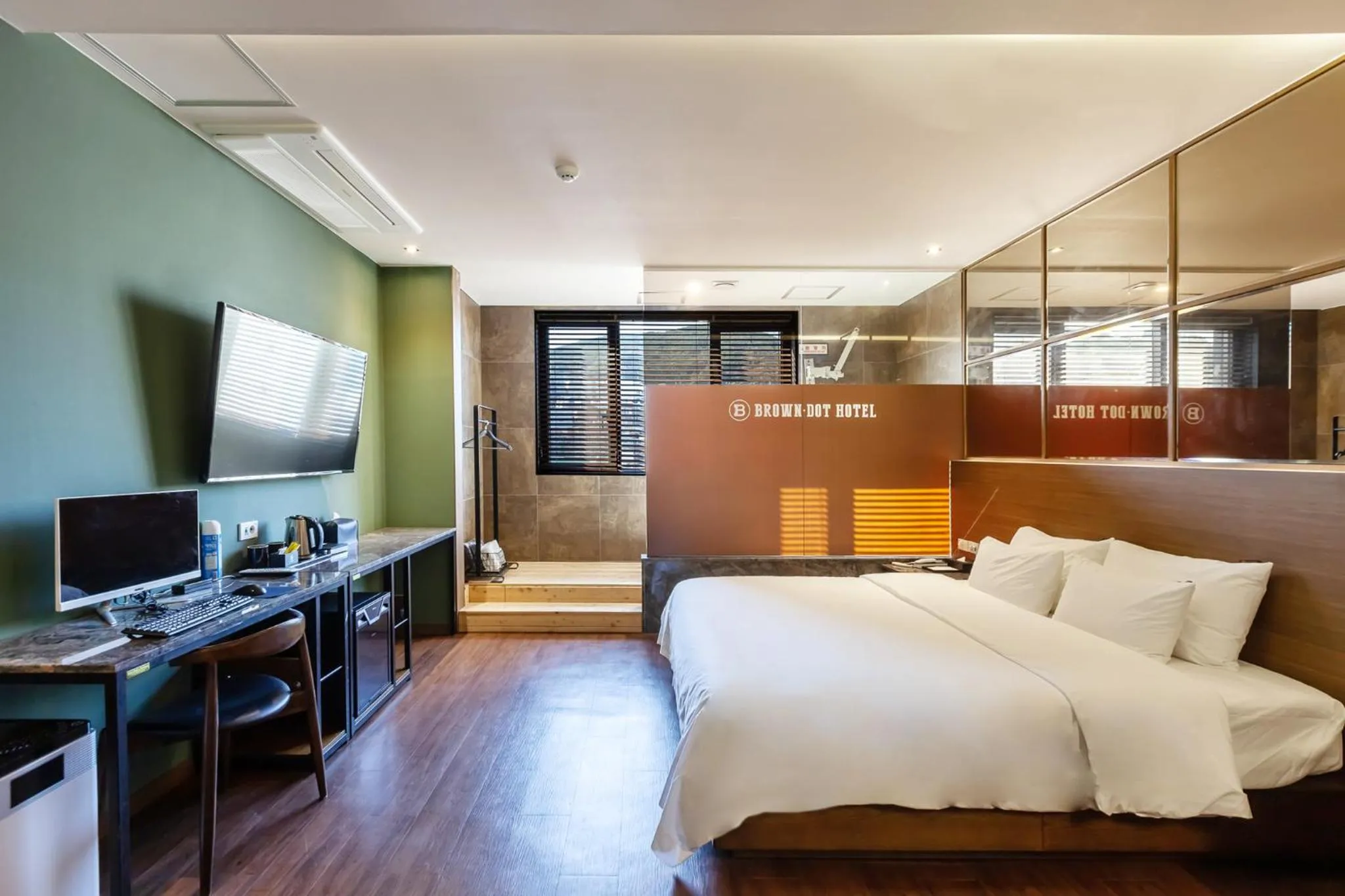 Photo of the whole room, Bed in Beomil Brown Dot Hotel