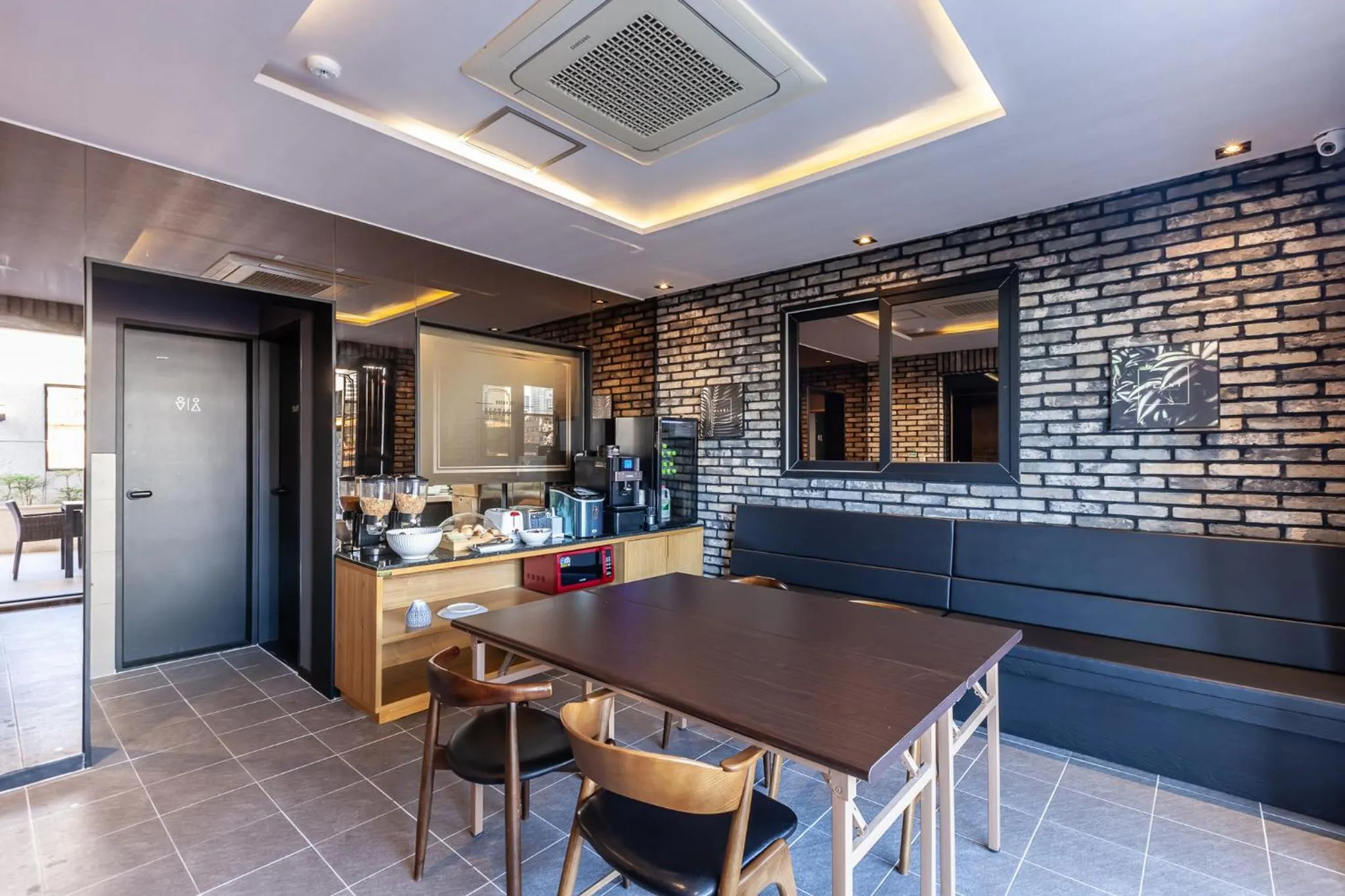 Dining area in Beomil Brown Dot Hotel