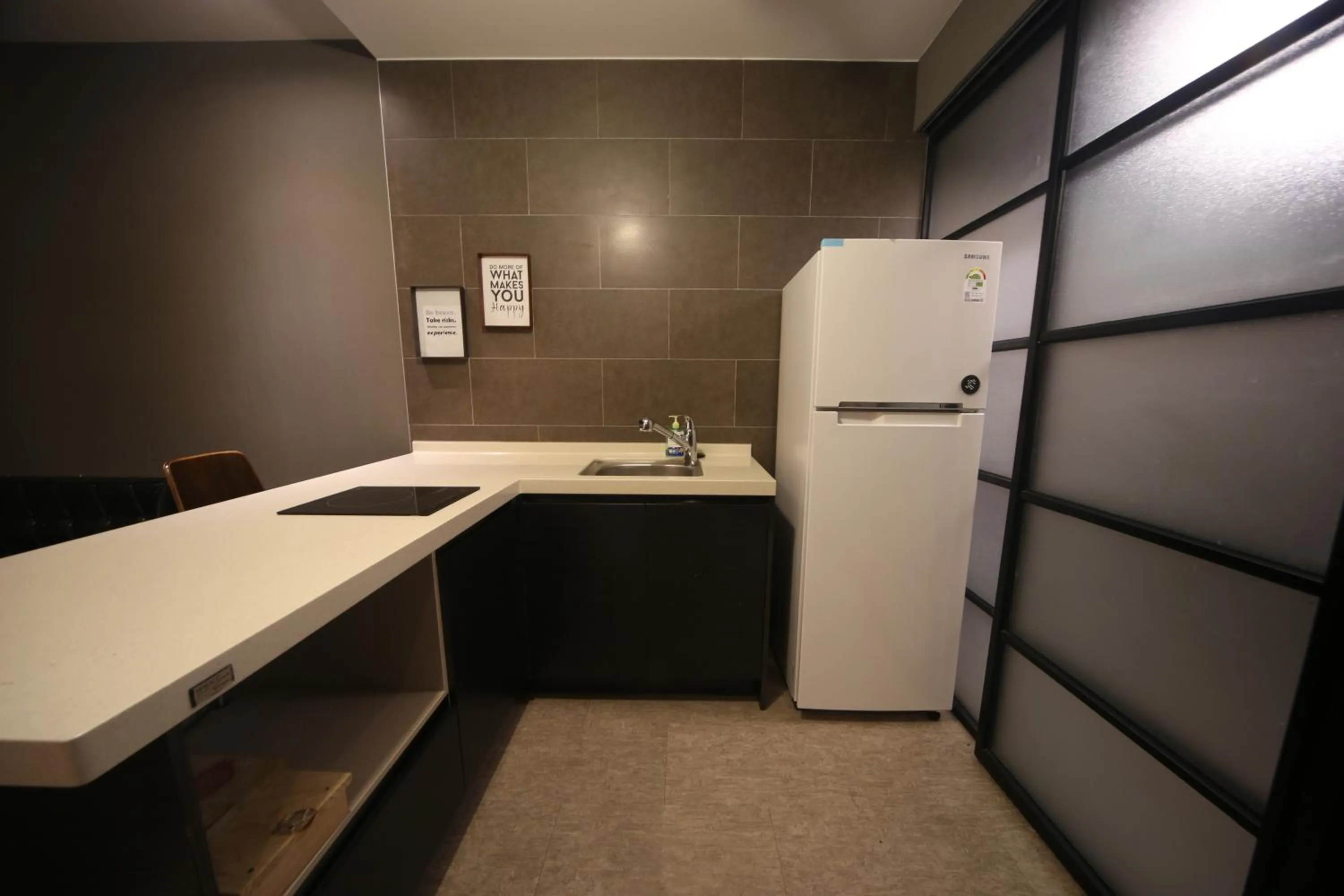Kitchen or kitchenette in Beomil Brown Dot Hotel