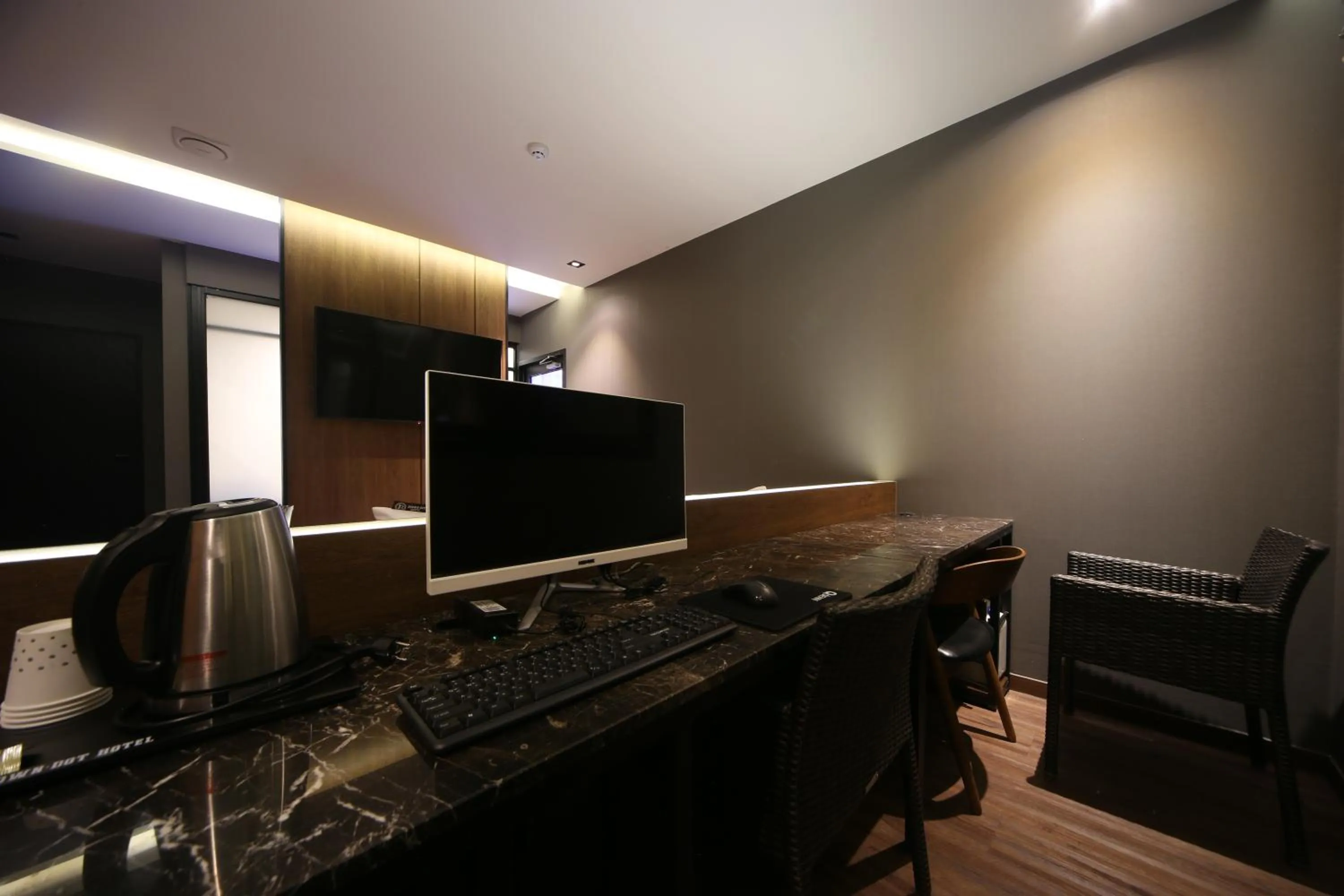 TV and multimedia in Beomil Brown Dot Hotel