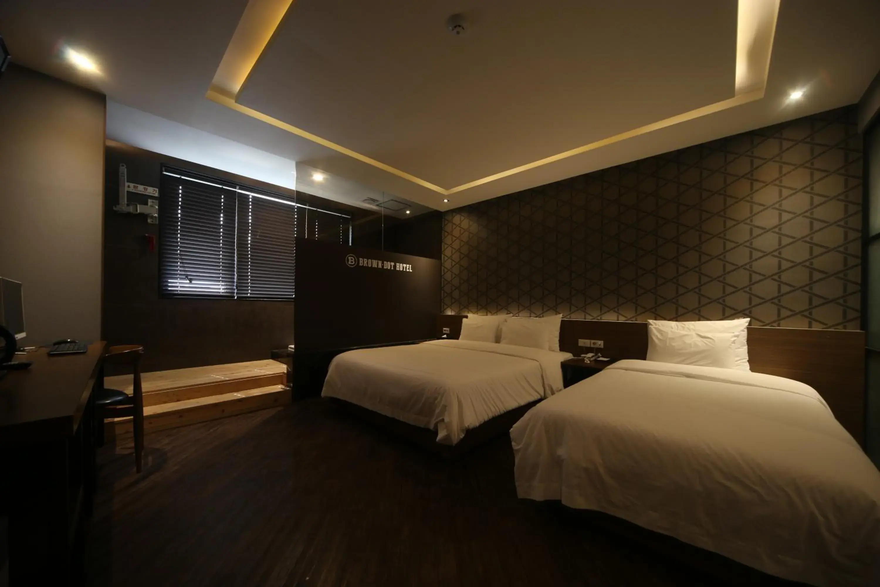 Deluxe Twin Room in Beomil Brown Dot Hotel Deluxe Twin Room in Beomil Brown Dot Hotel