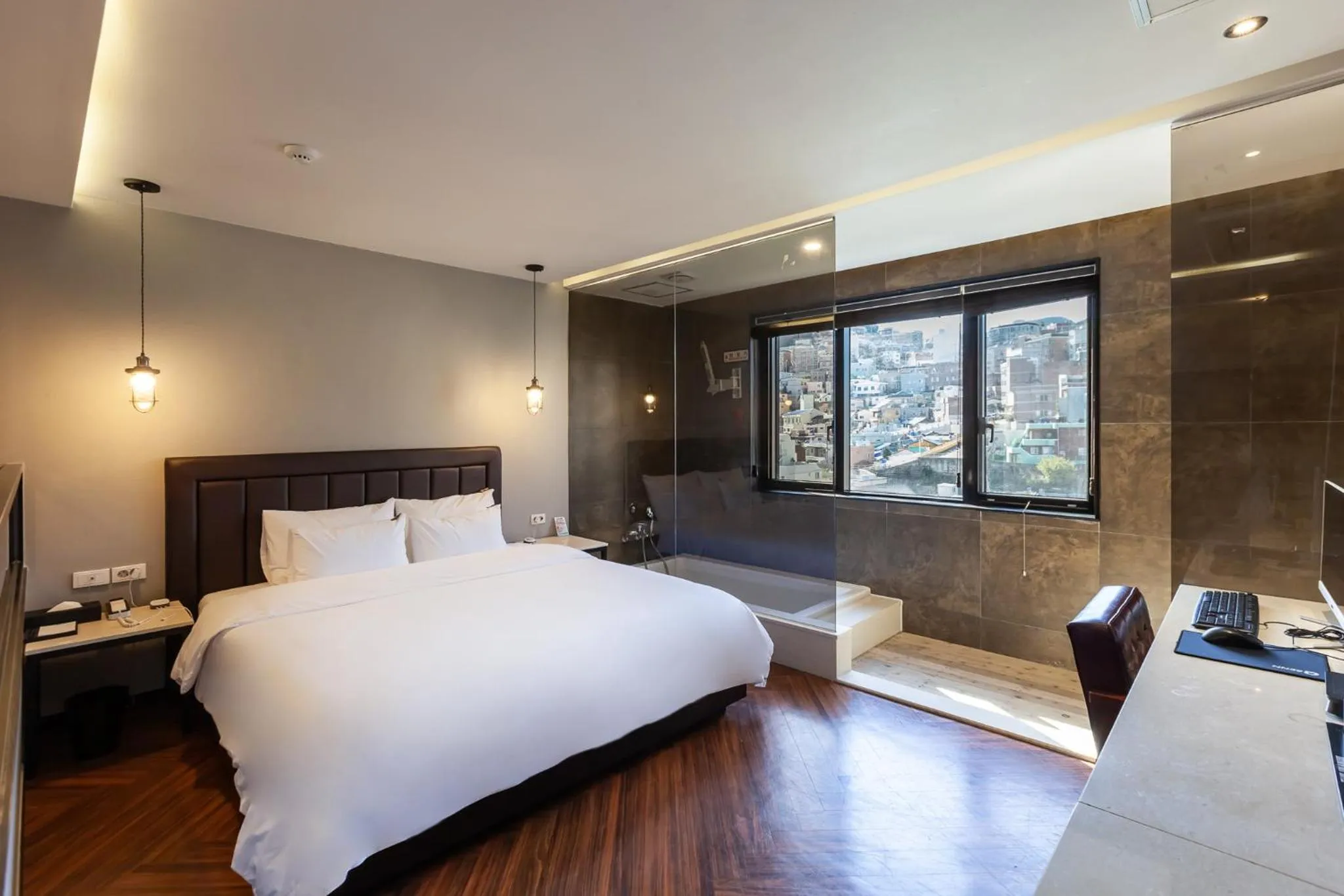 Bed in Beomil Brown Dot Hotel