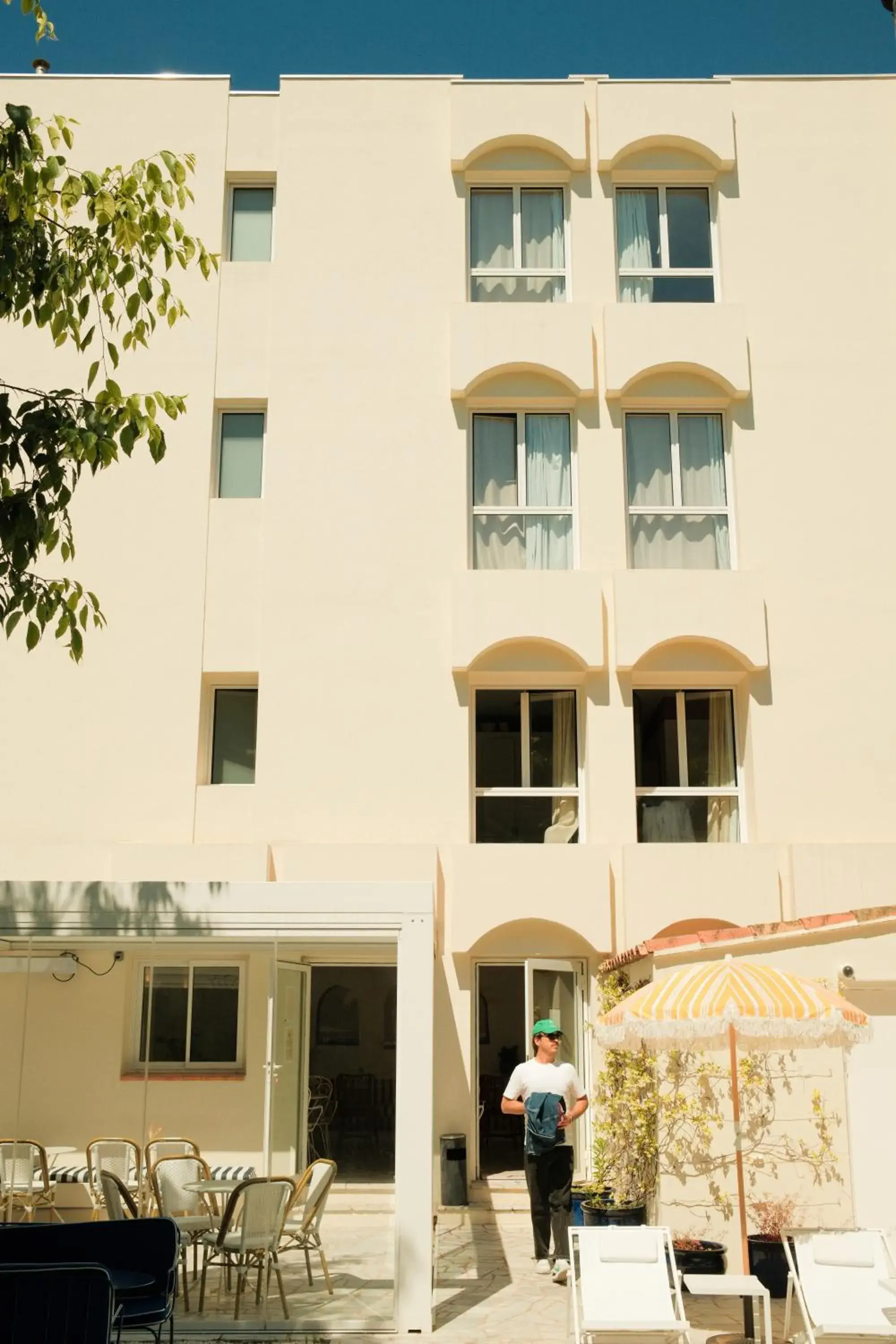 Property building in Hôtel Le Sud Property building in Hôtel Le Sud