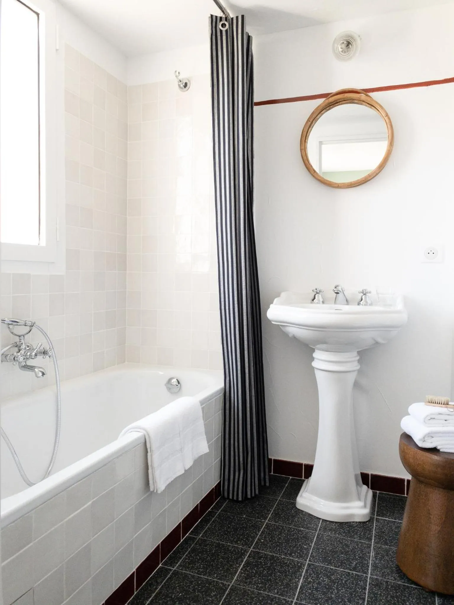 Bathroom in Hôtel Le Sud