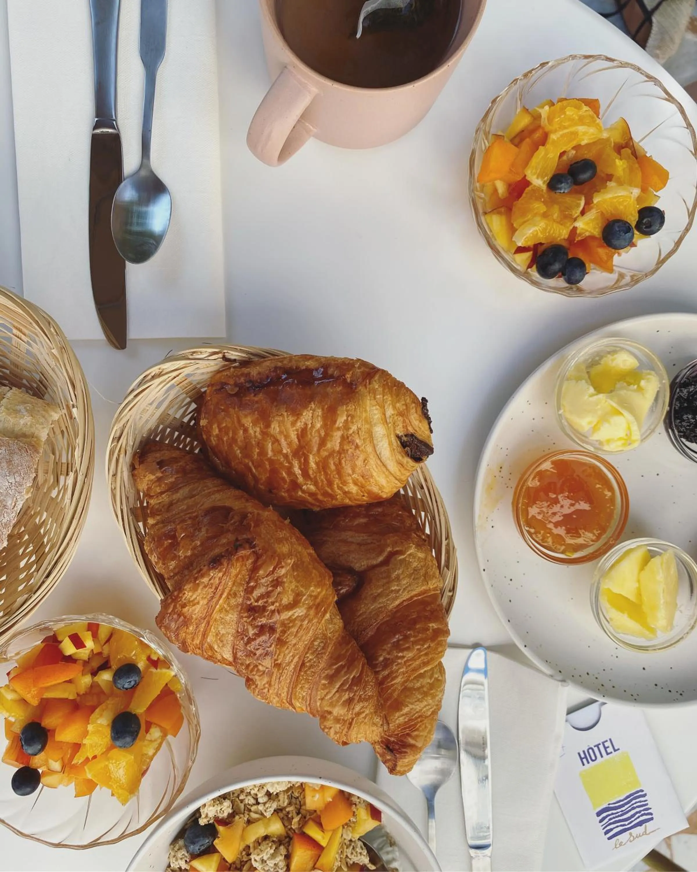 Breakfast in Hôtel Le Sud