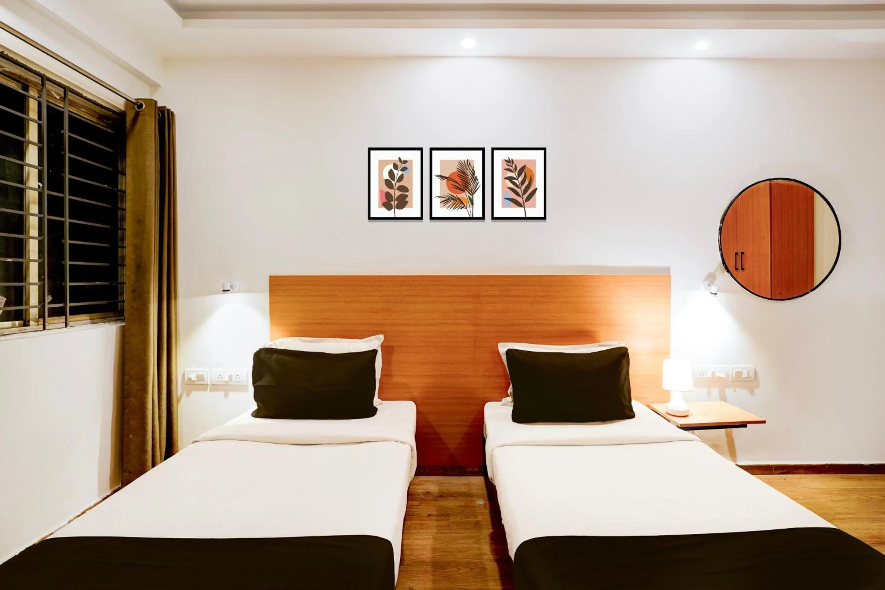 Bedroom in Super Townhouse Jayanagar