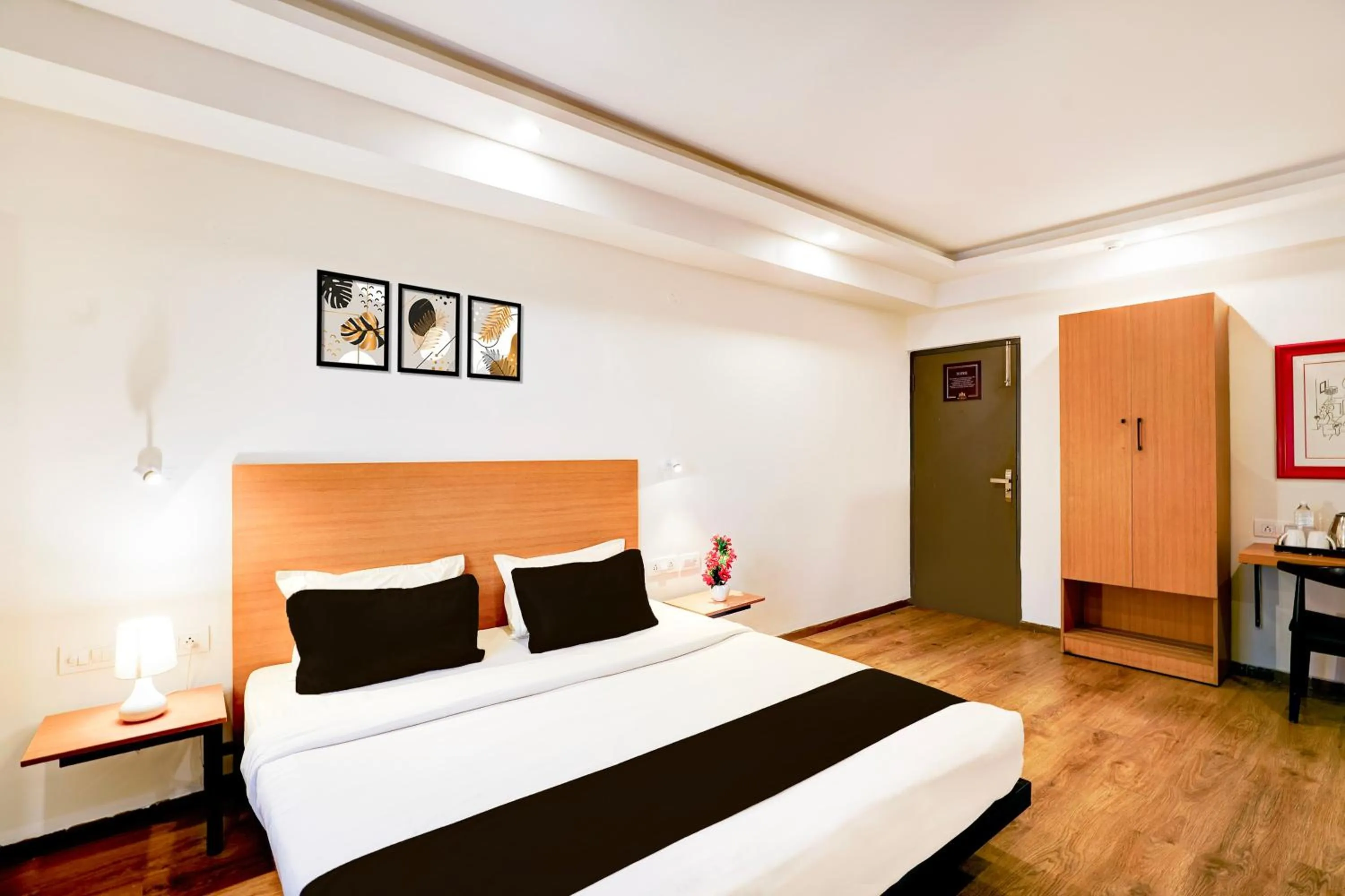 Bedroom in Super Townhouse Jayanagar
