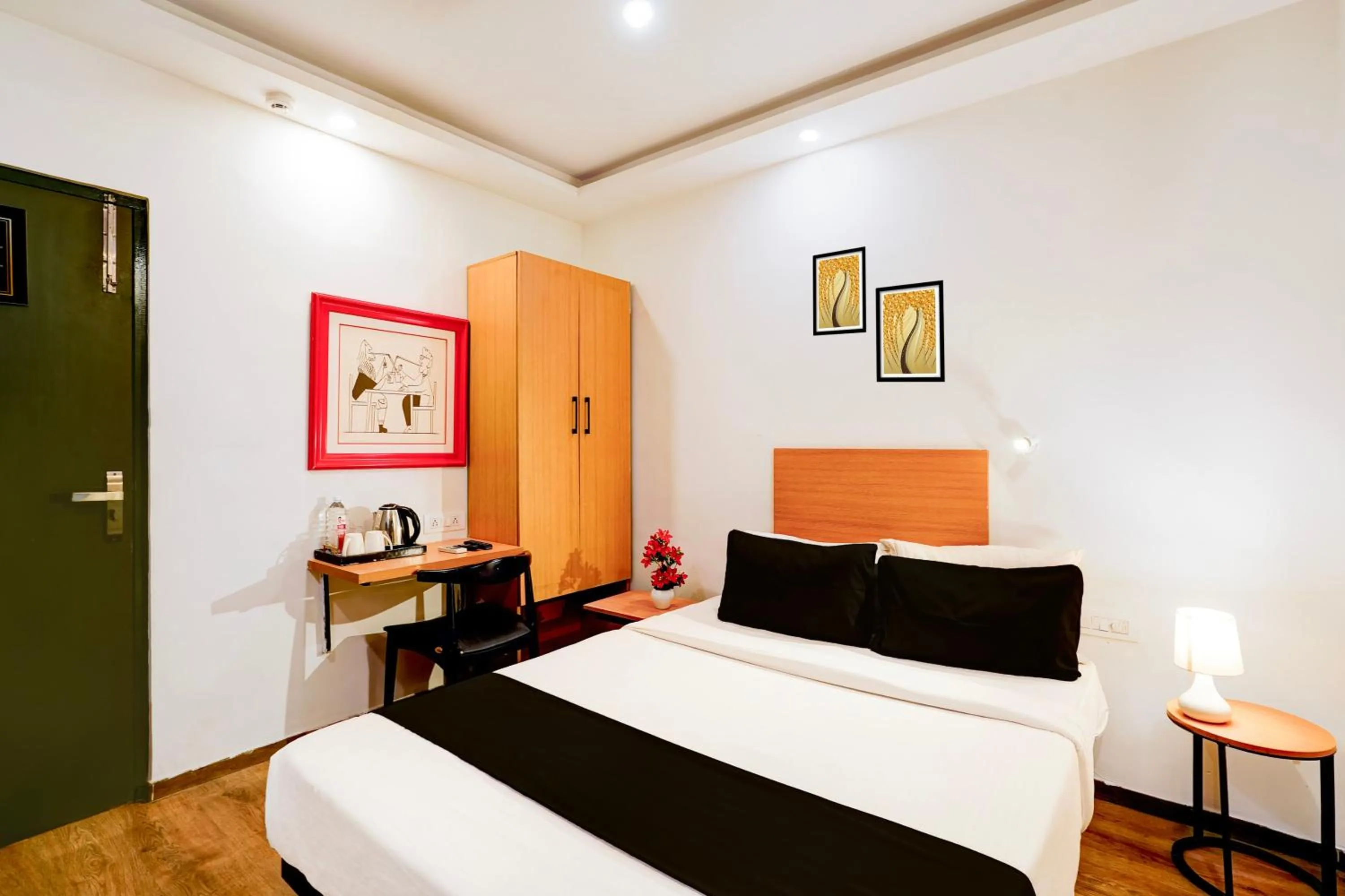Bedroom in Super Townhouse Jayanagar