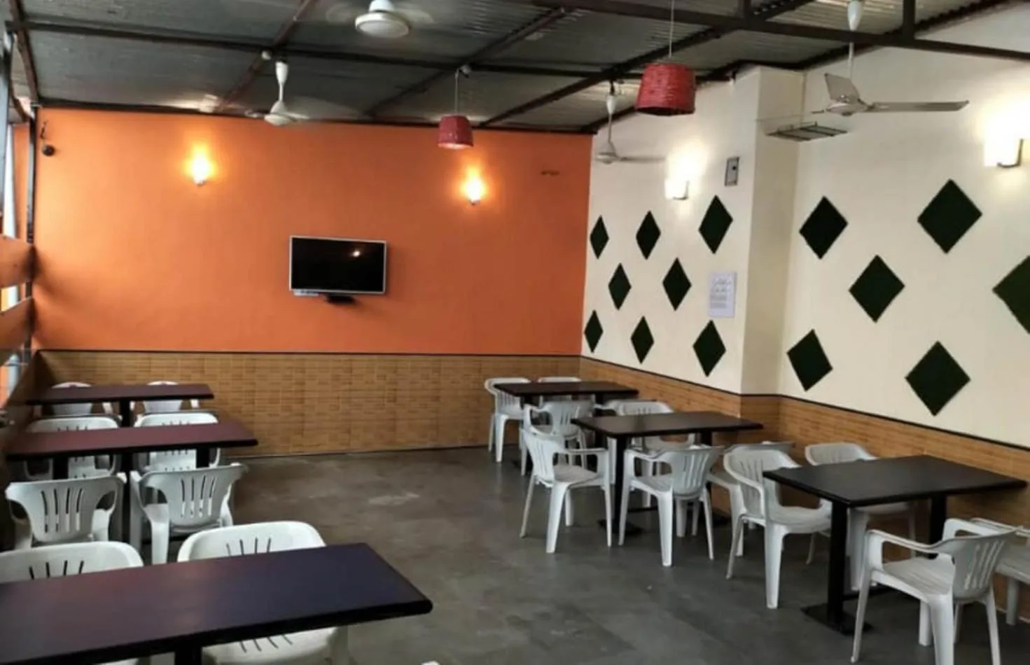 Restaurant/places to eat in Hotel Rose Lodge