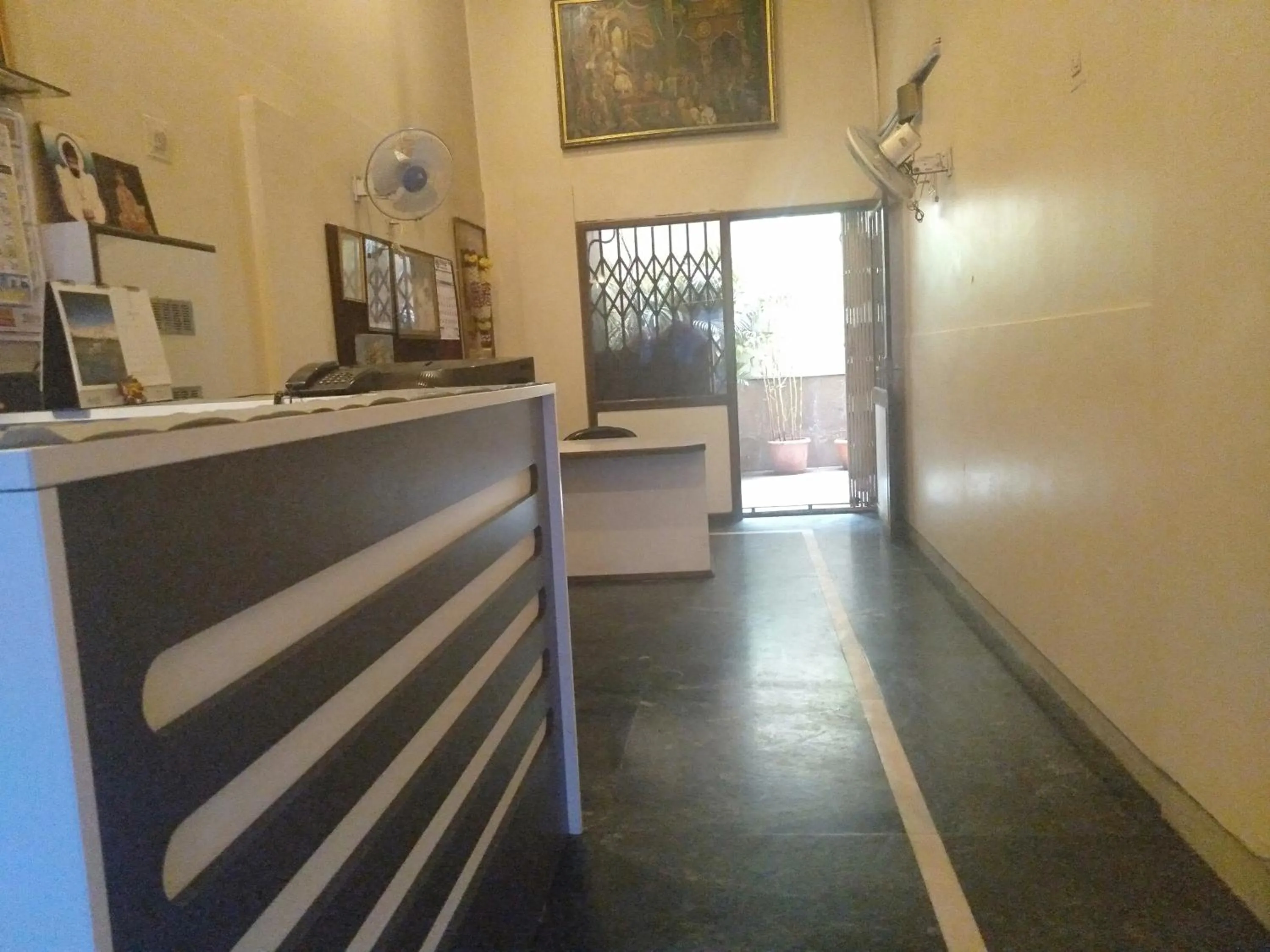 Property building in Hotel Rose Lodge