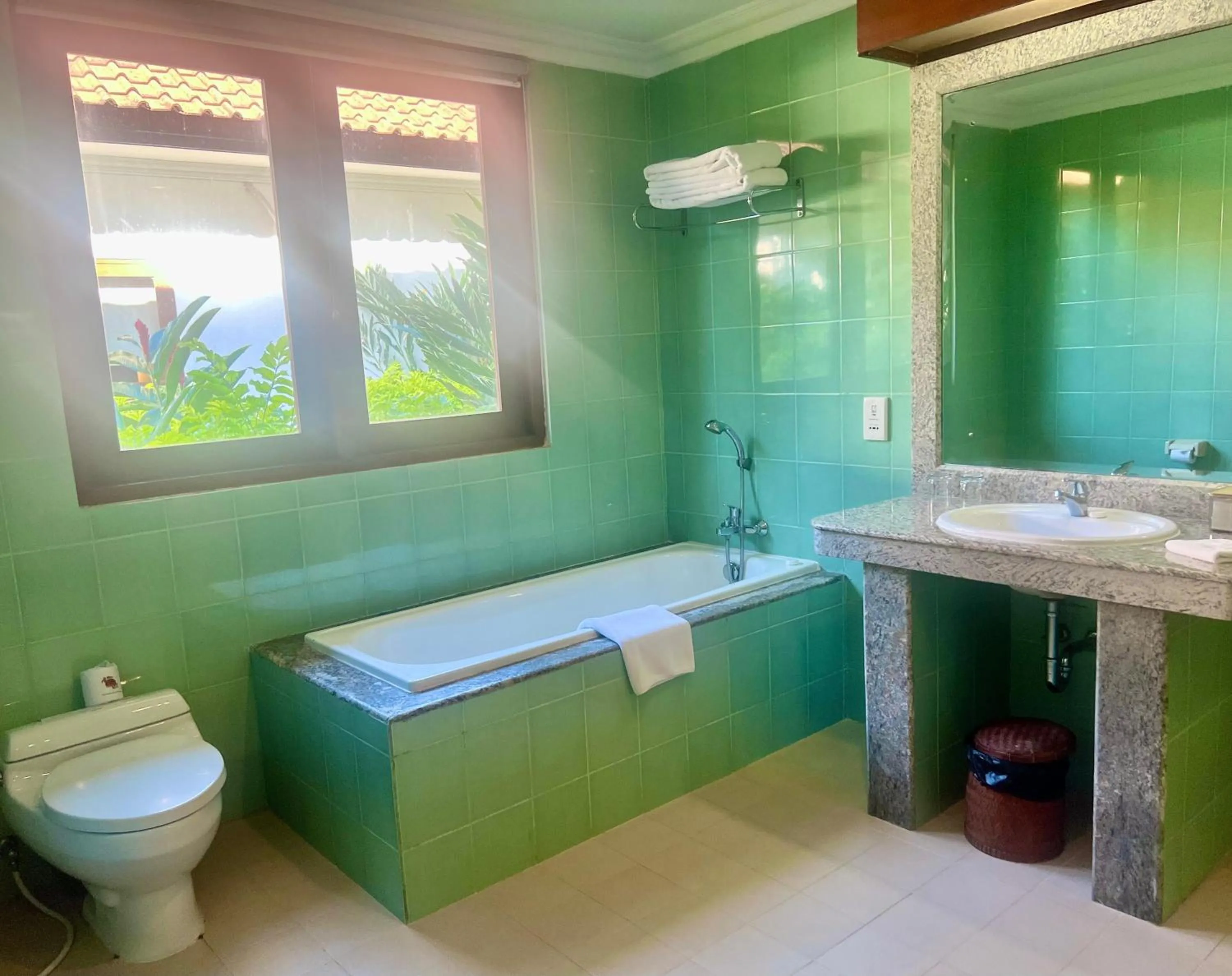 Shower in Peninsula Beach Resort