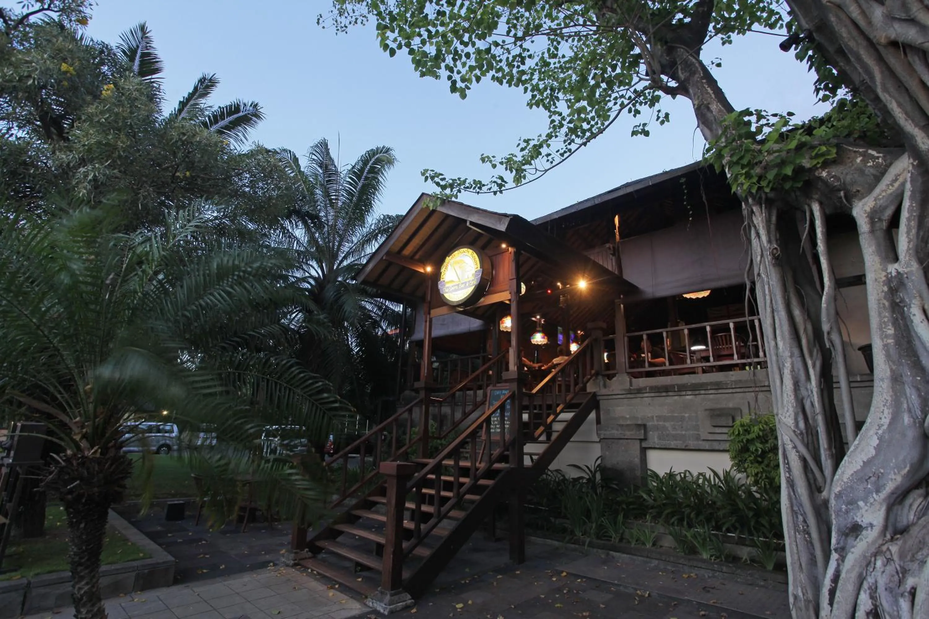 Restaurant/places to eat in Peninsula Beach Resort