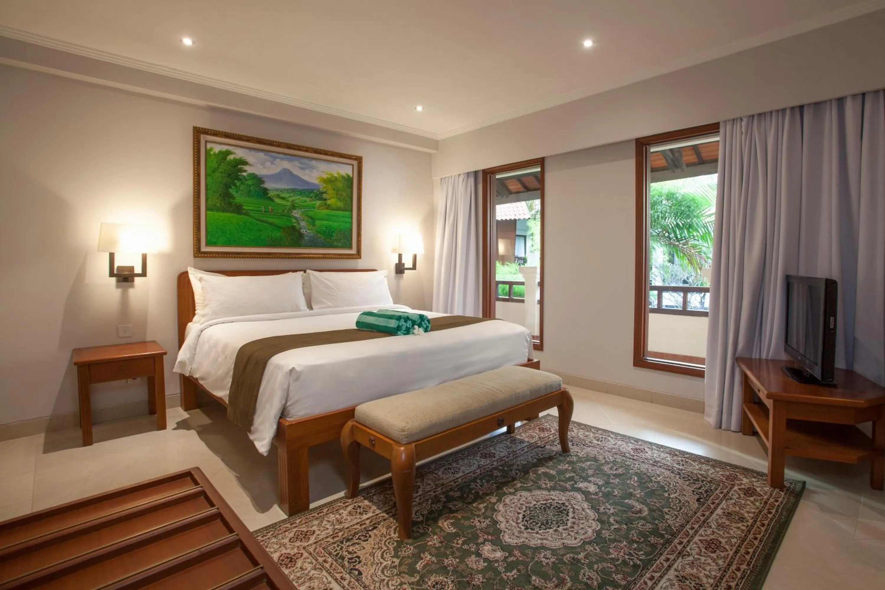 Bed in Peninsula Beach Resort