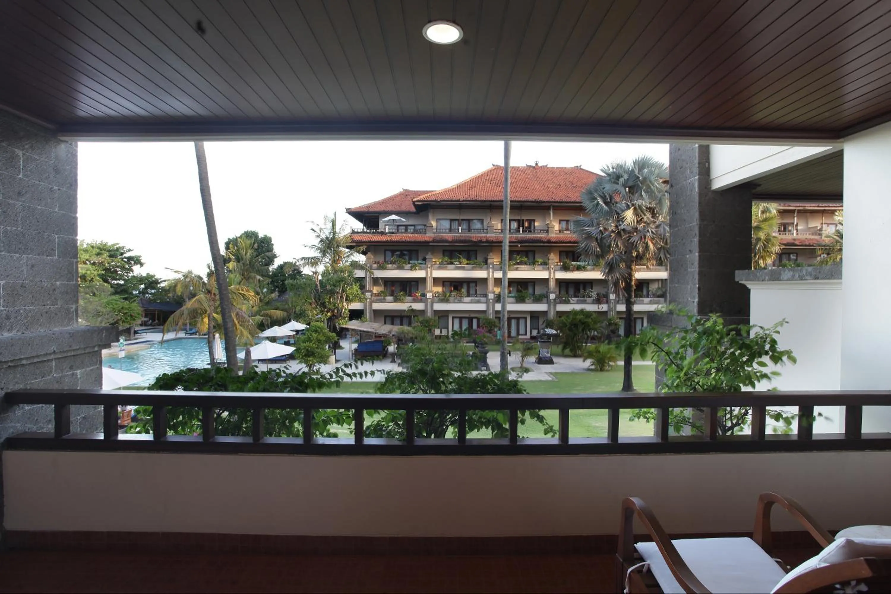 Garden in Peninsula Beach Resort