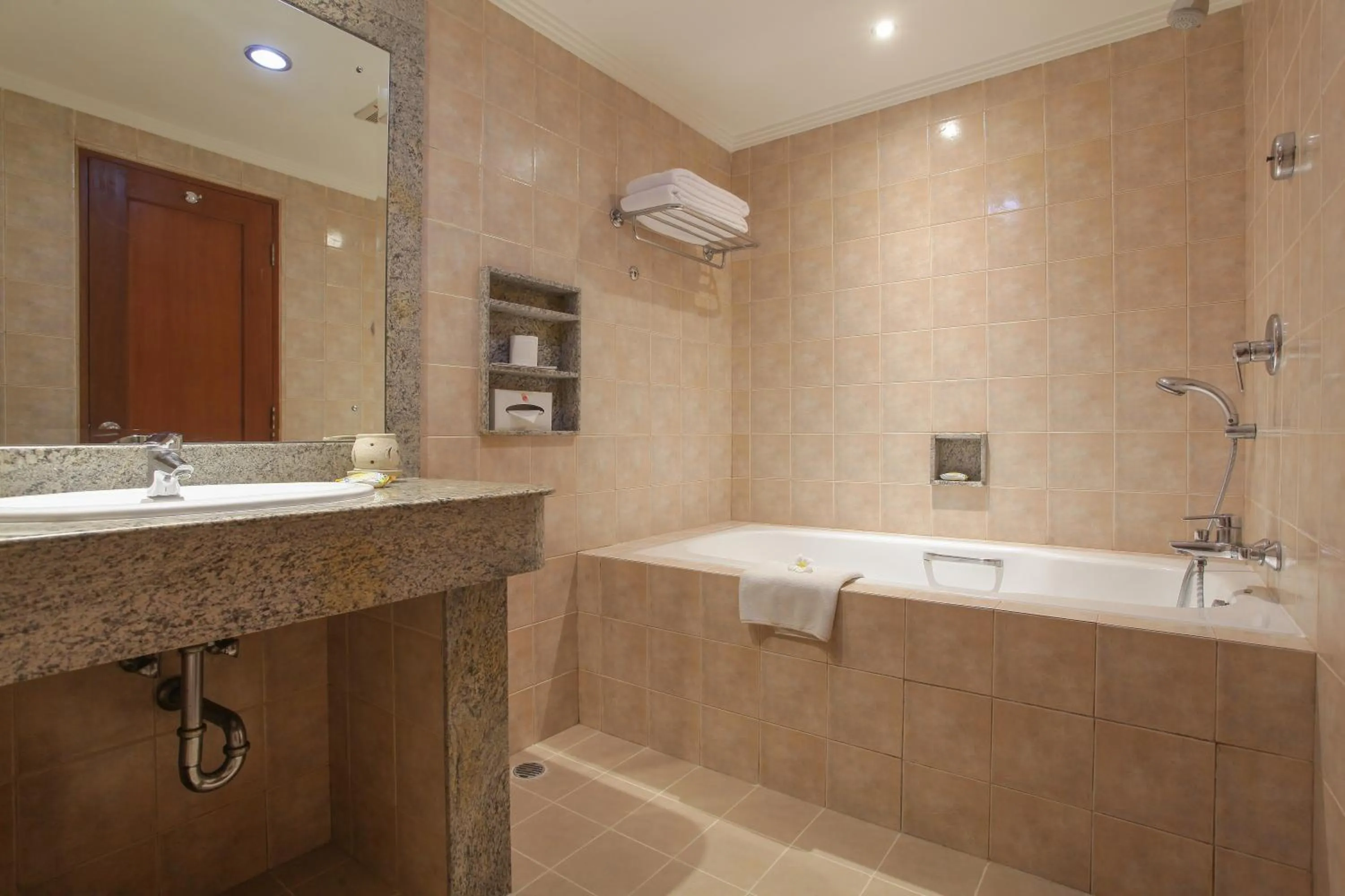 Shower in Peninsula Beach Resort