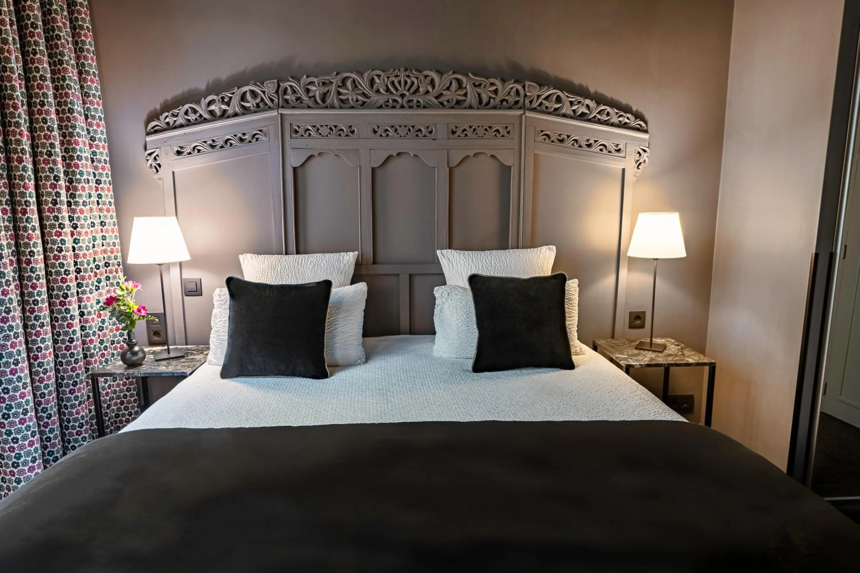 Bed in Hotel Villa Nicolo - Tour Eiffel