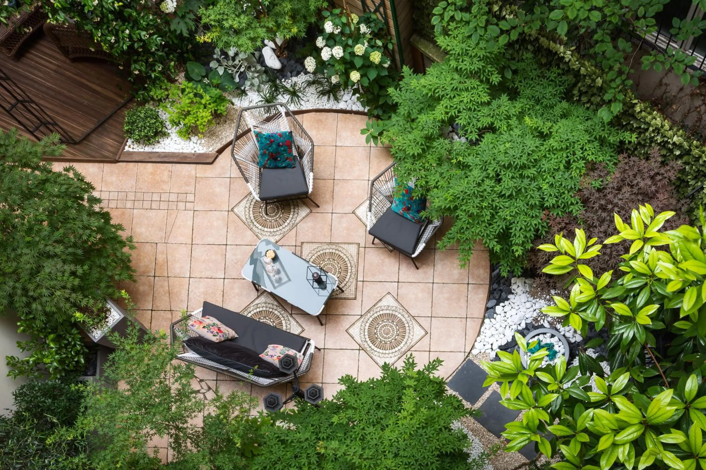 Patio in Hotel Villa Nicolo - Tour Eiffel