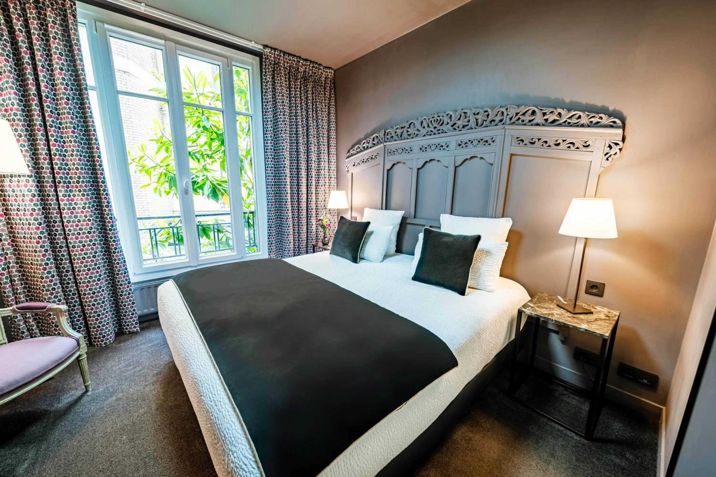 Bed in Hotel Villa Nicolo - Tour Eiffel