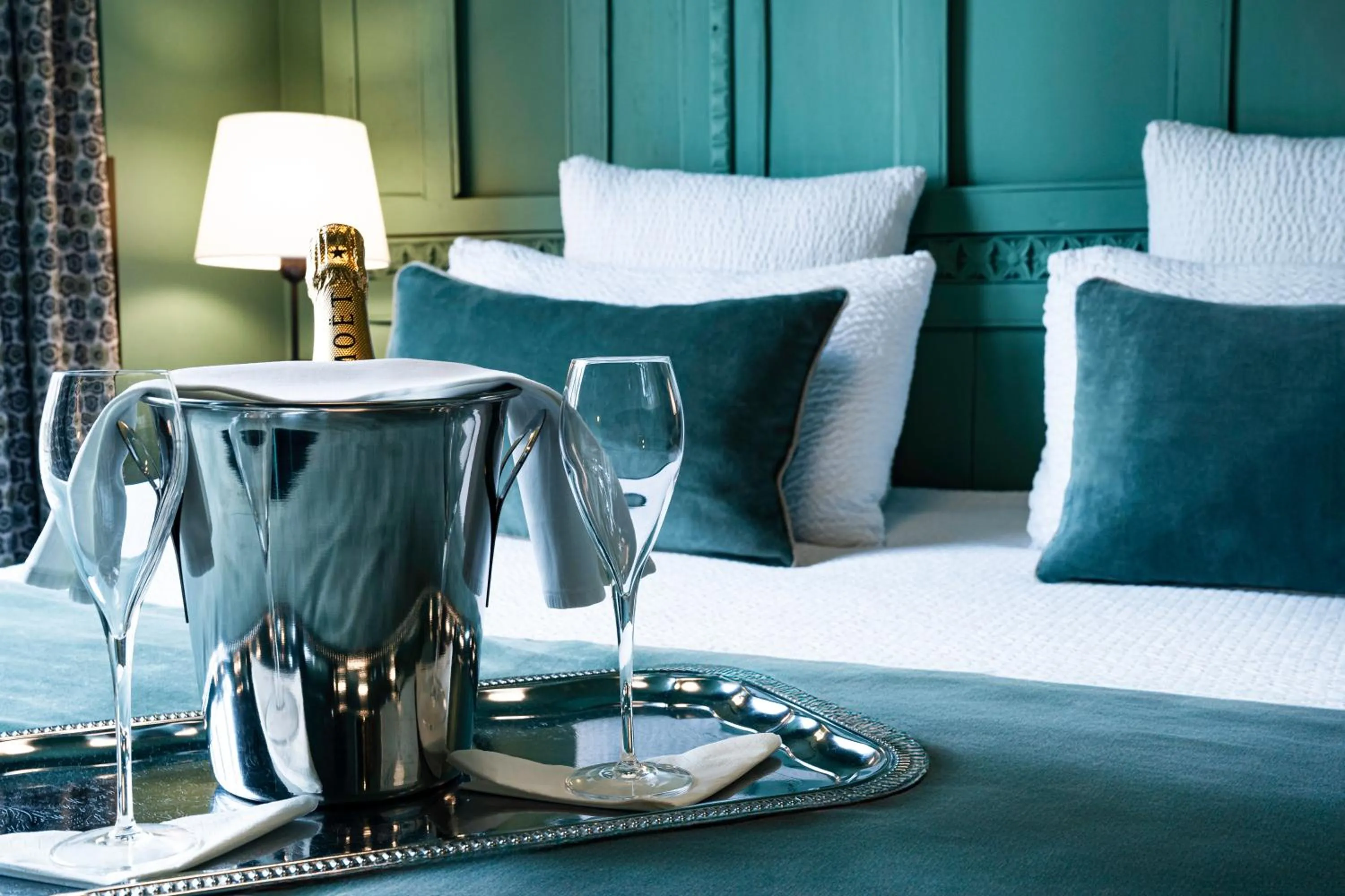 Bed in Hotel Villa Nicolo - Tour Eiffel