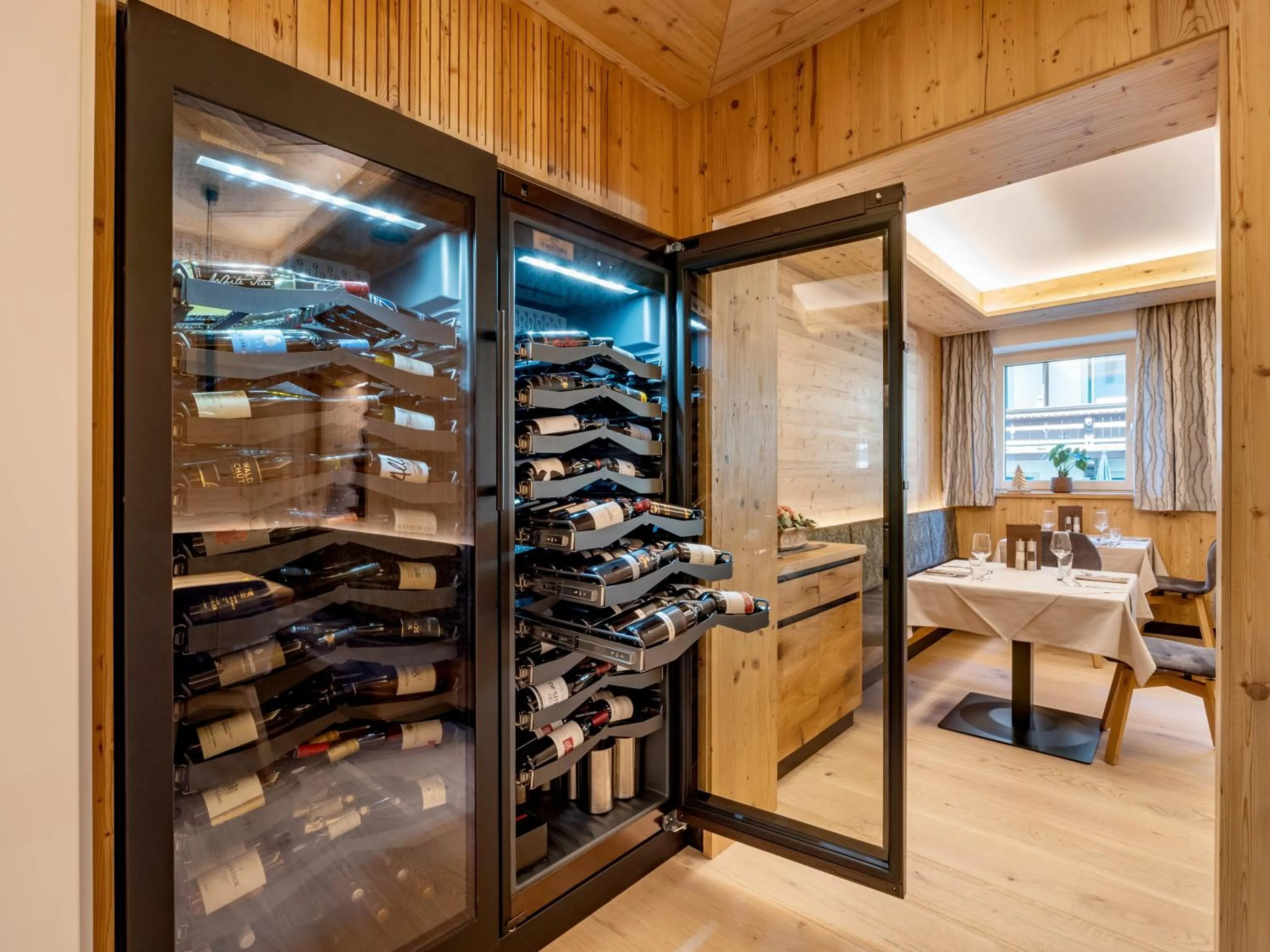 Restaurant/places to eat in Hotel Alpina