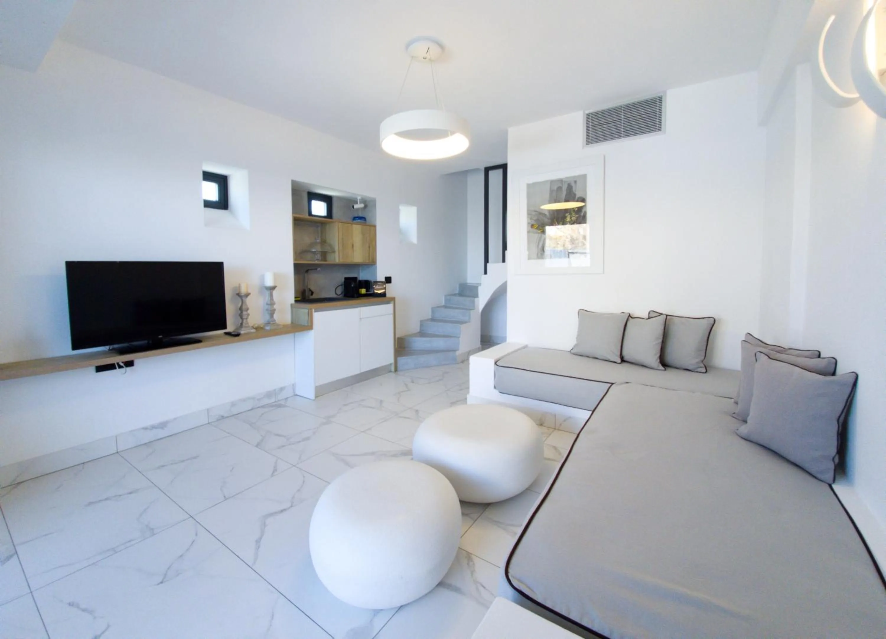 TV and multimedia in Karat Suites