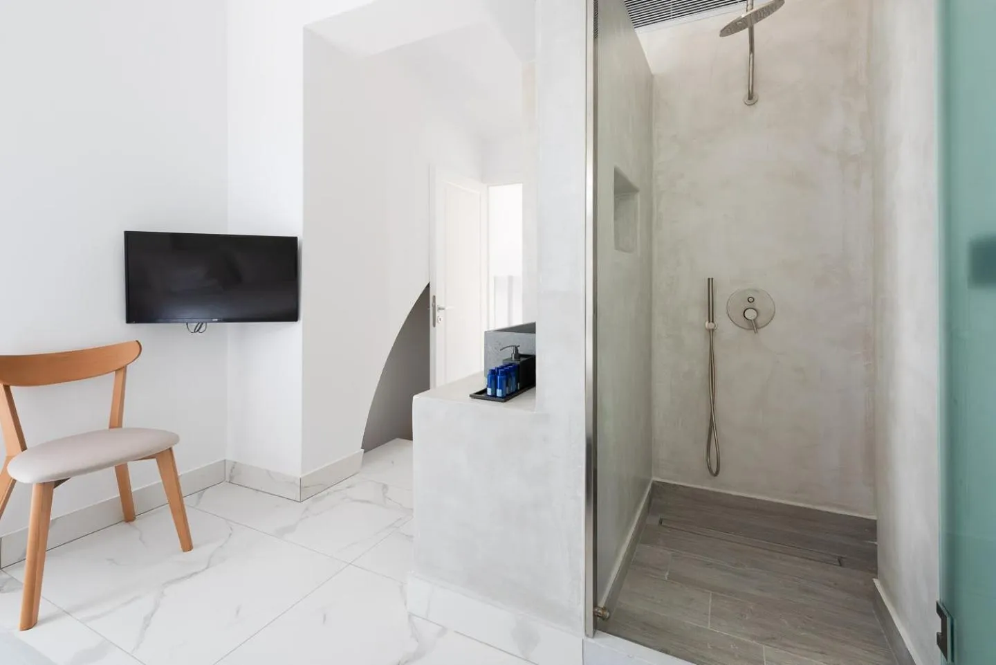 Shower in Karat Suites