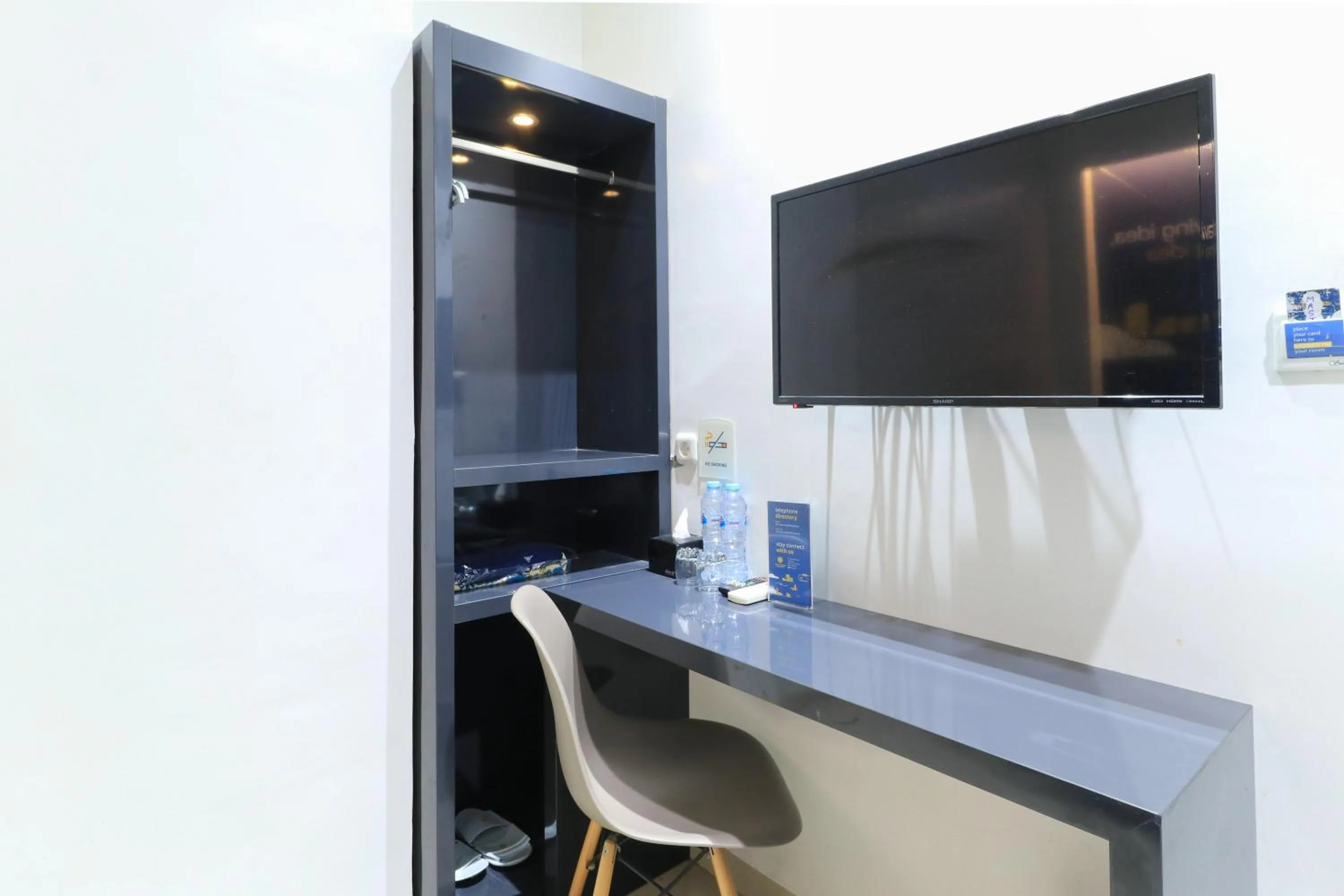 TV and multimedia in Hotel Berlian International