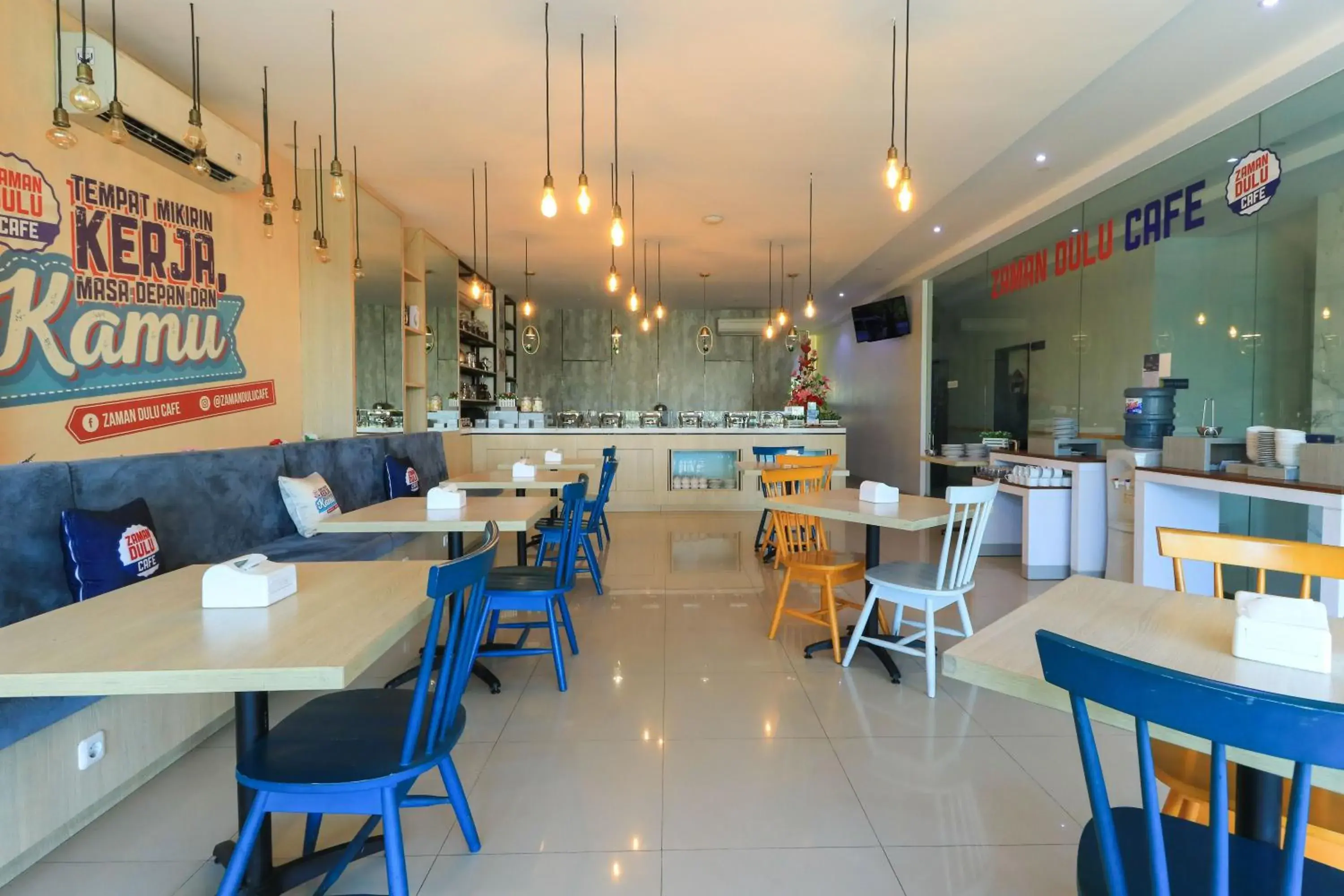 Restaurant/places to eat in Hotel Berlian International Restaurant/places to eat in Hotel Berlian International