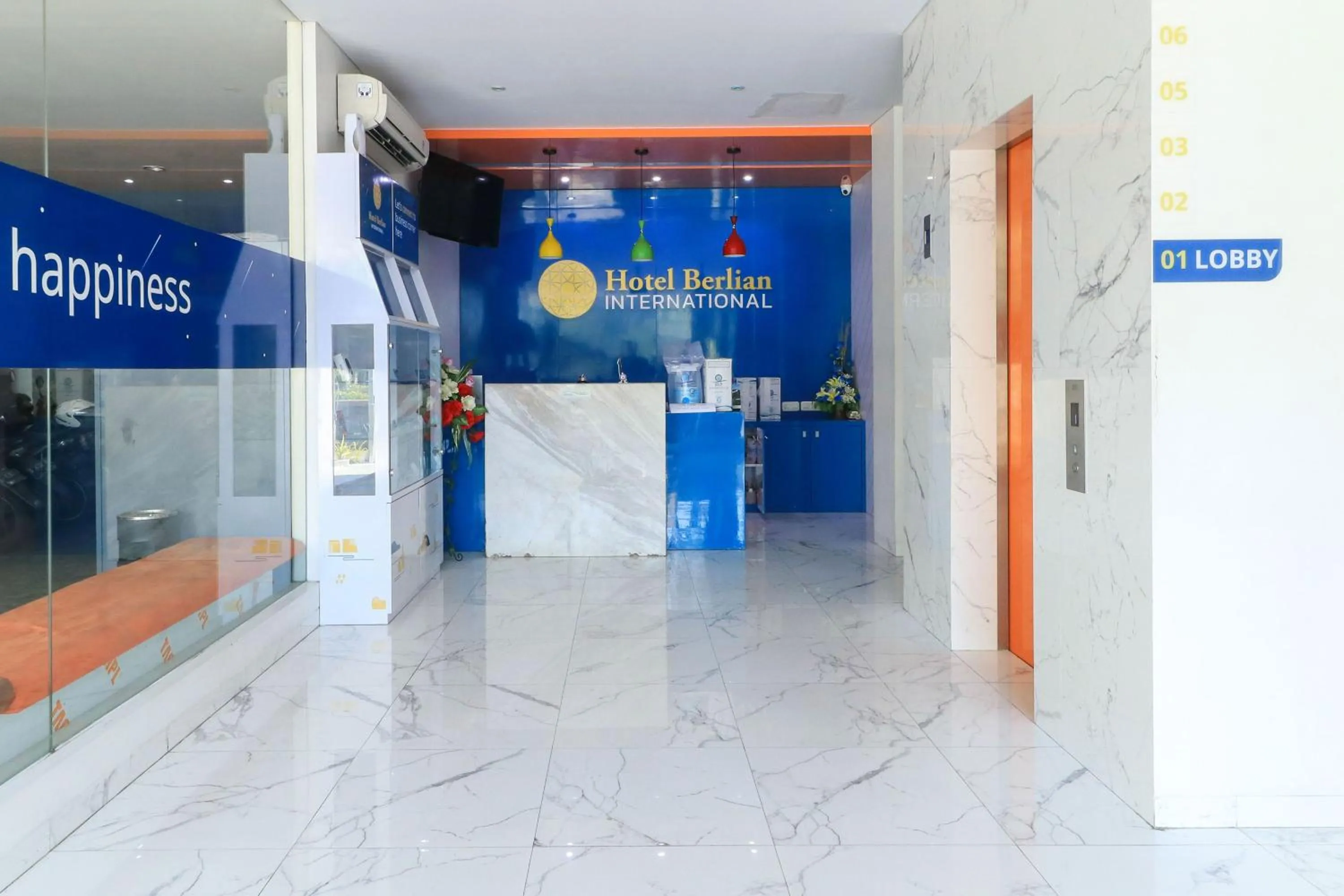 Facade/entrance in Hotel Berlian International