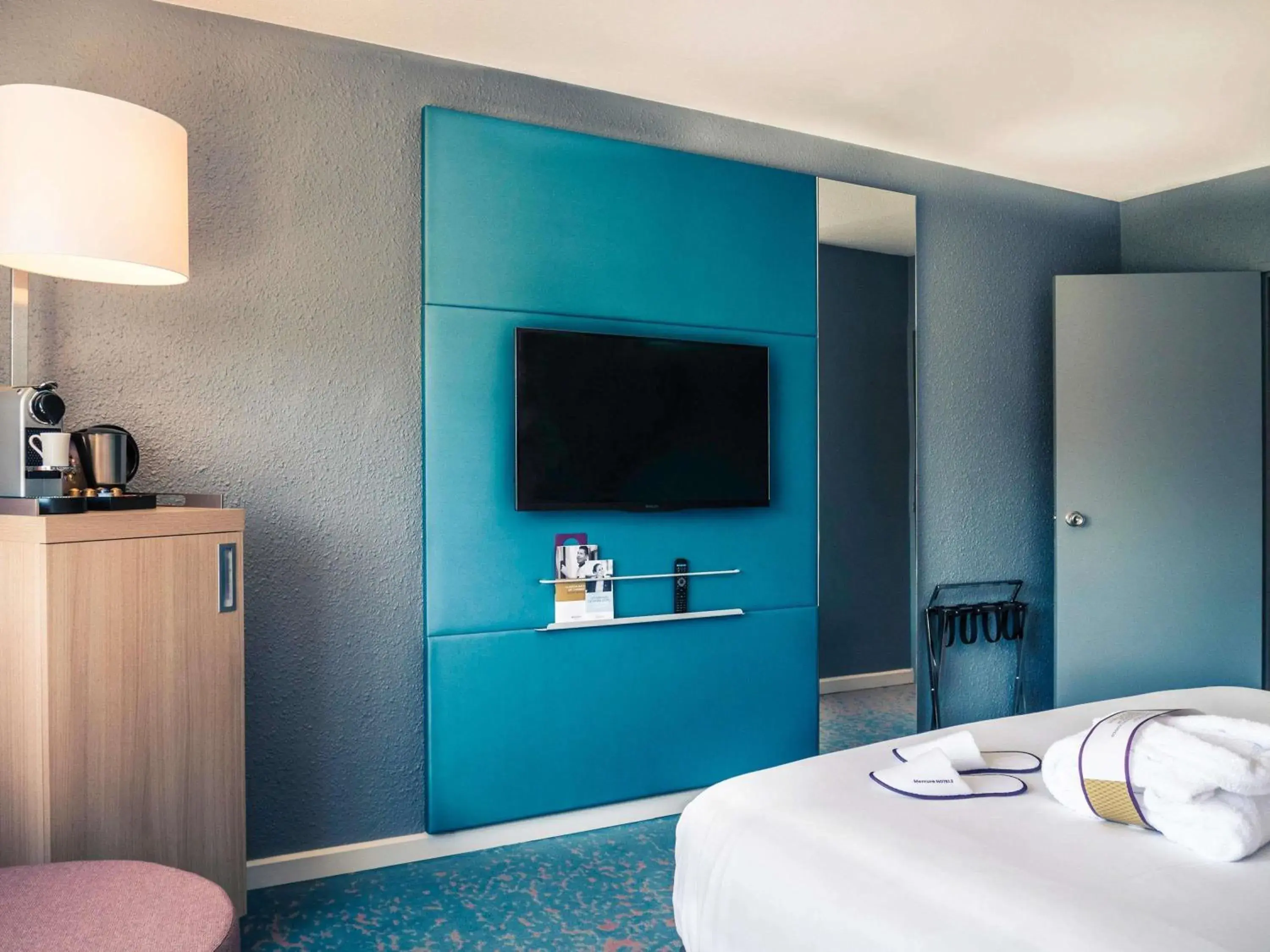 Bedroom, Bed in Mercure Annemasse Porte De Genève Bedroom, Bed in Mercure Annemasse Porte De Genève