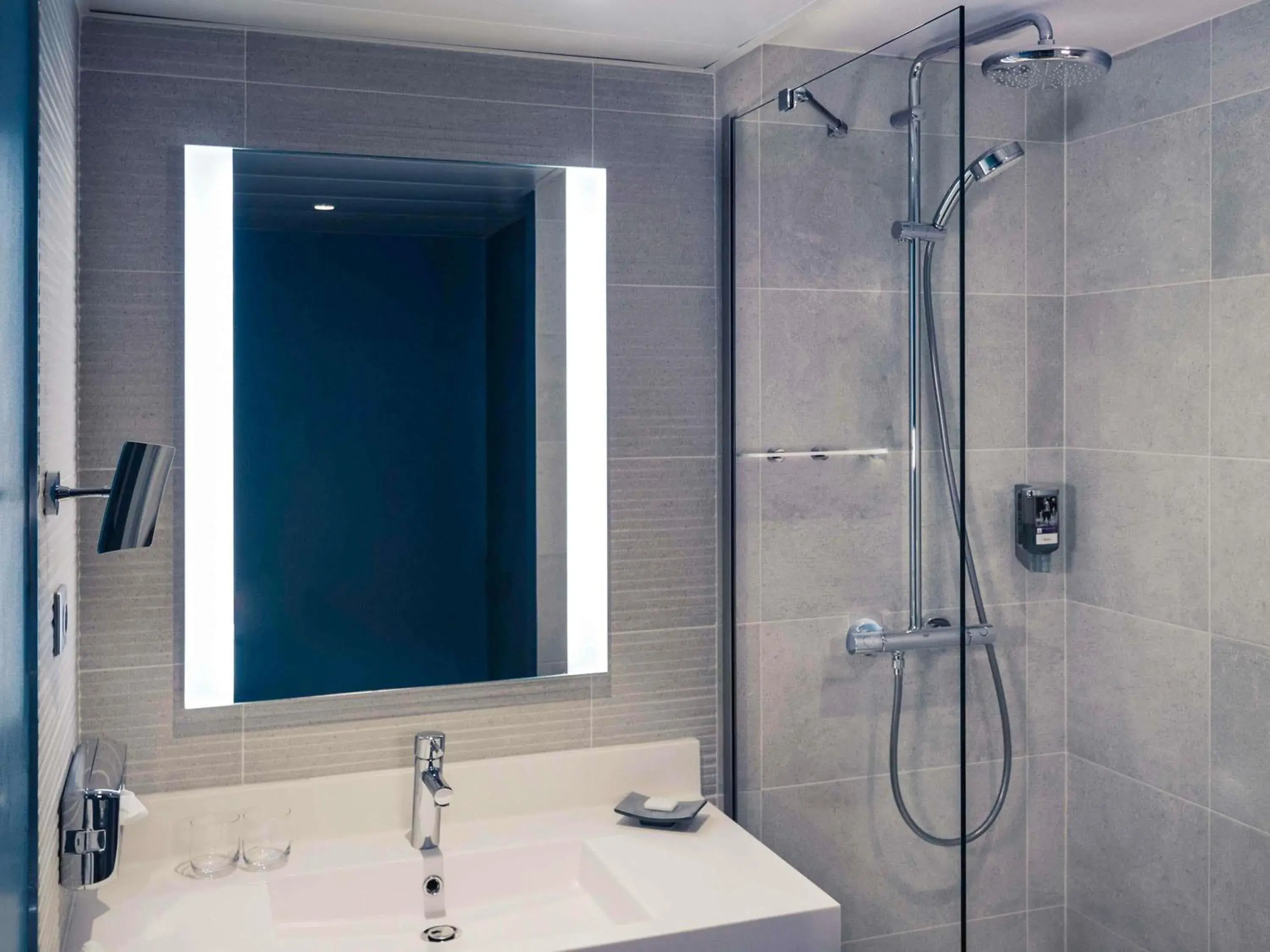 Bedroom in Mercure Annemasse Porte De Genève Bedroom in Mercure Annemasse Porte De Genève