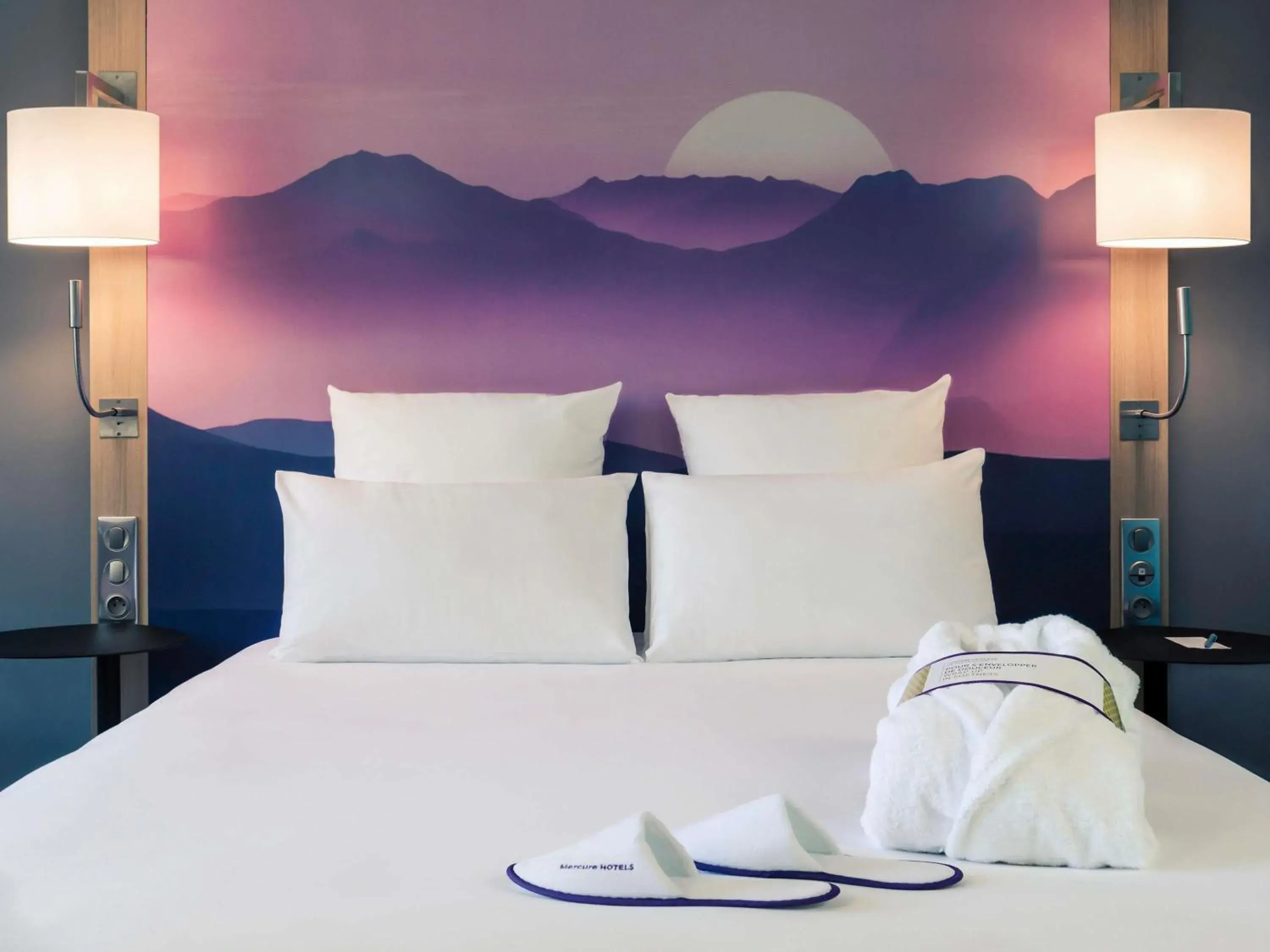 Bedroom, Bed in Mercure Annemasse Porte De Genève Bedroom, Bed in Mercure Annemasse Porte De Genève