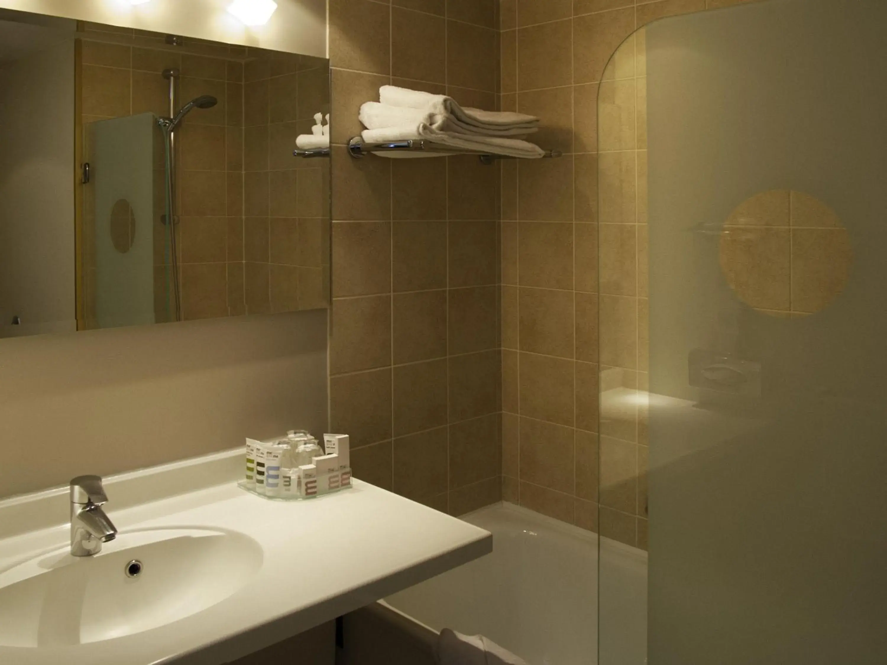 Bedroom in Mercure Annemasse Porte De Genève Bedroom in Mercure Annemasse Porte De Genève