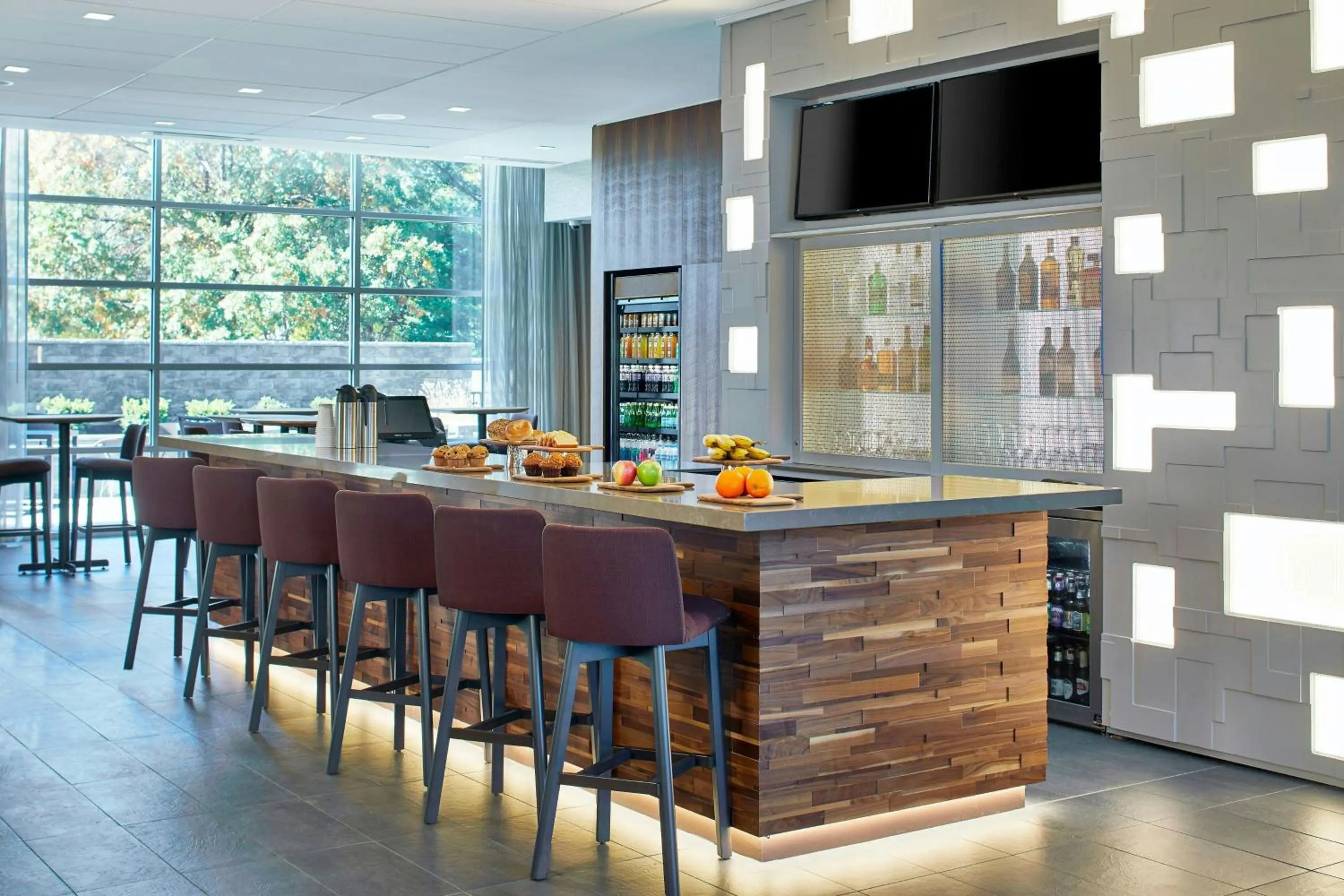 Restaurant/places to eat in Residence Inn by Marriott Albany Airport