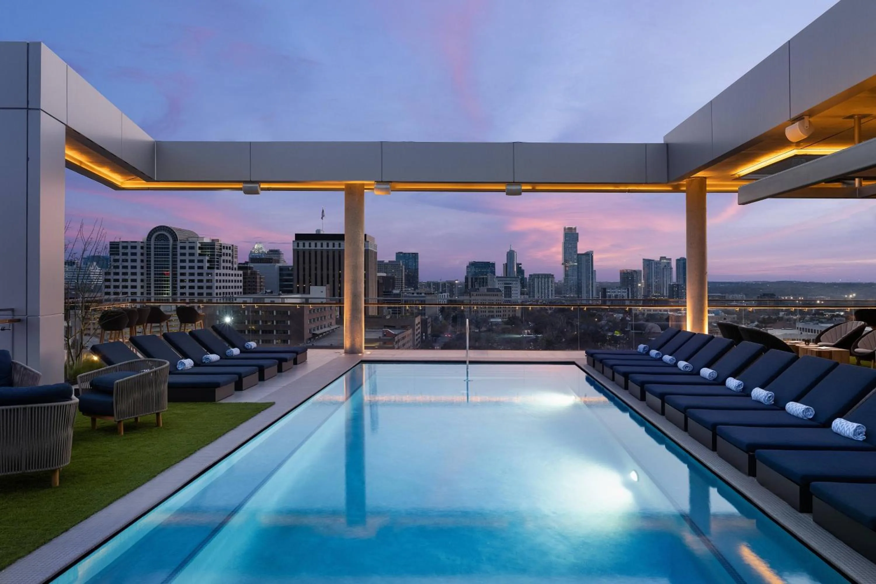 Swimming pool in The Otis Hotel Austin, Autograph Collection