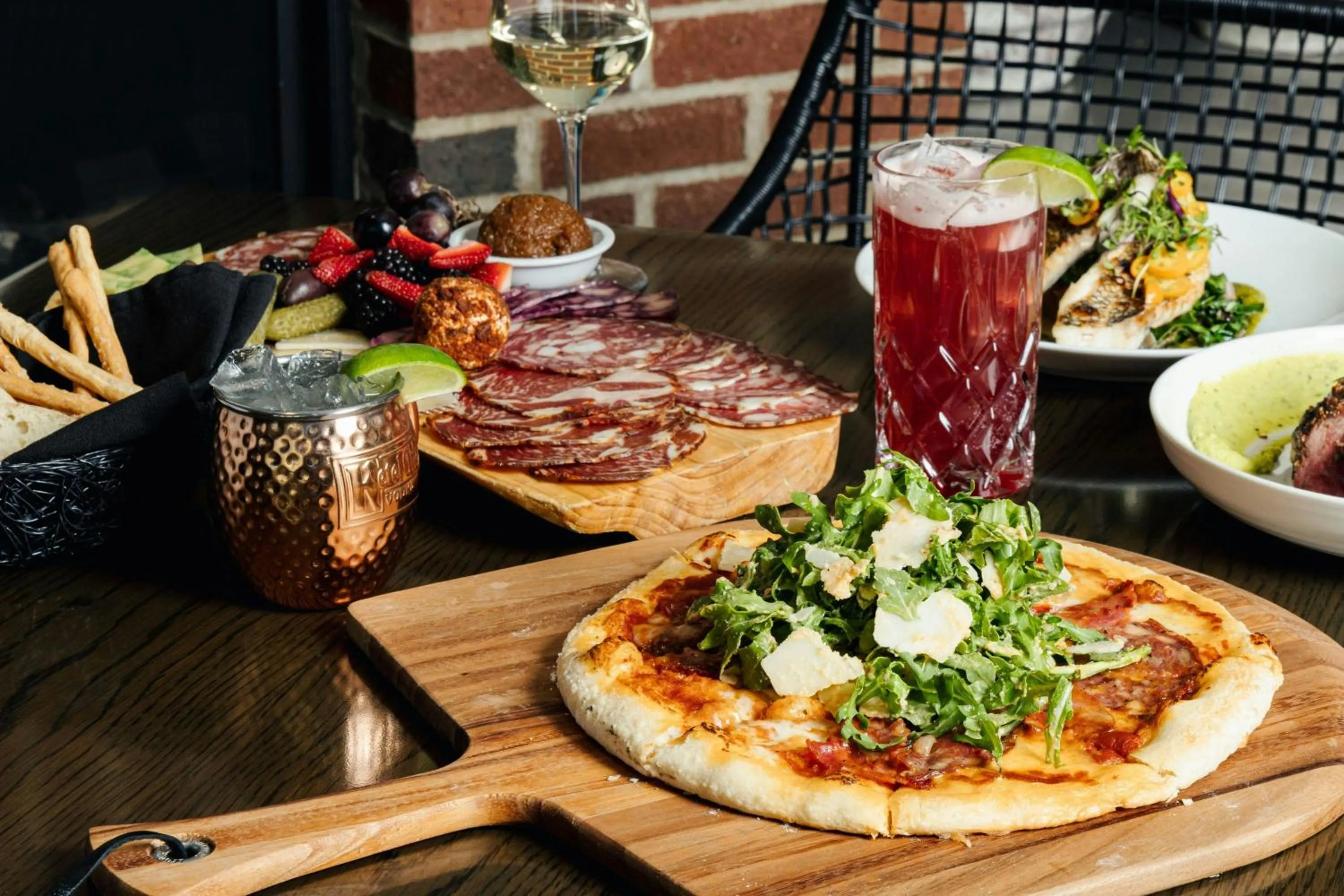 Restaurant/places to eat in The Lytle Park Hotel, Autograph Collection